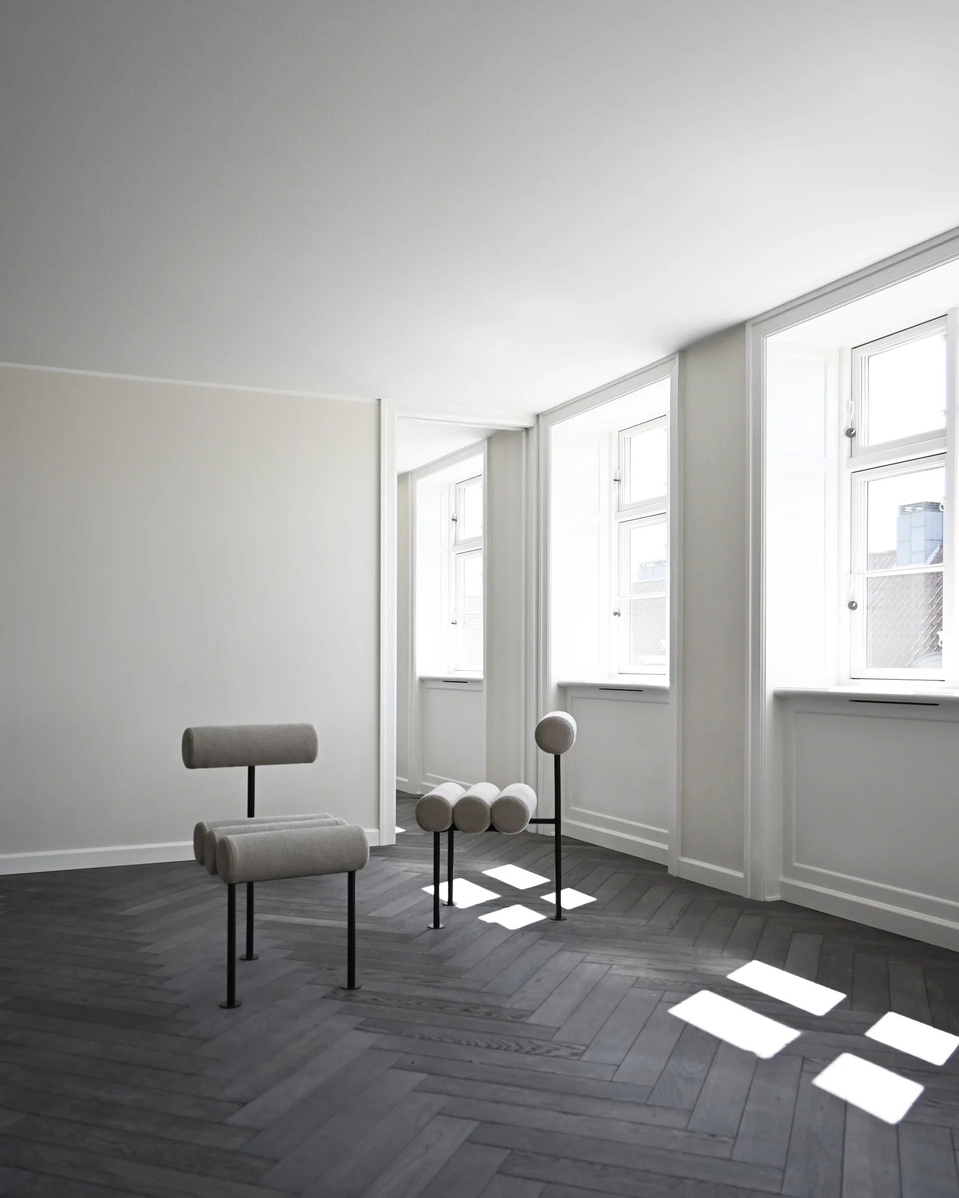 히로 다이닝 체어, Black frame-Sand 101 Copenhagen | 101 코펜하겐