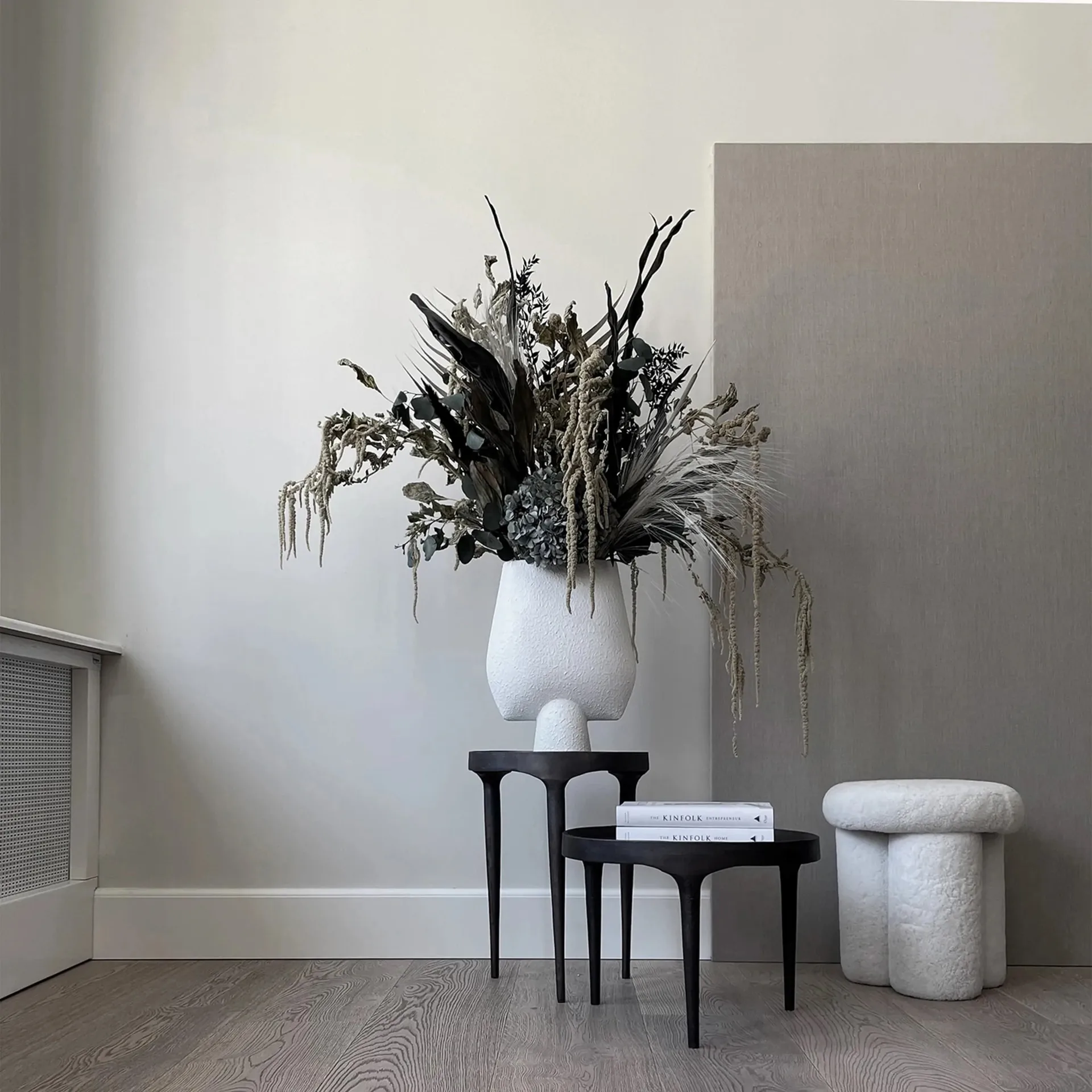 빅 풋 스툴 양피, Off-white 101 Copenhagen | 101 코펜하겐