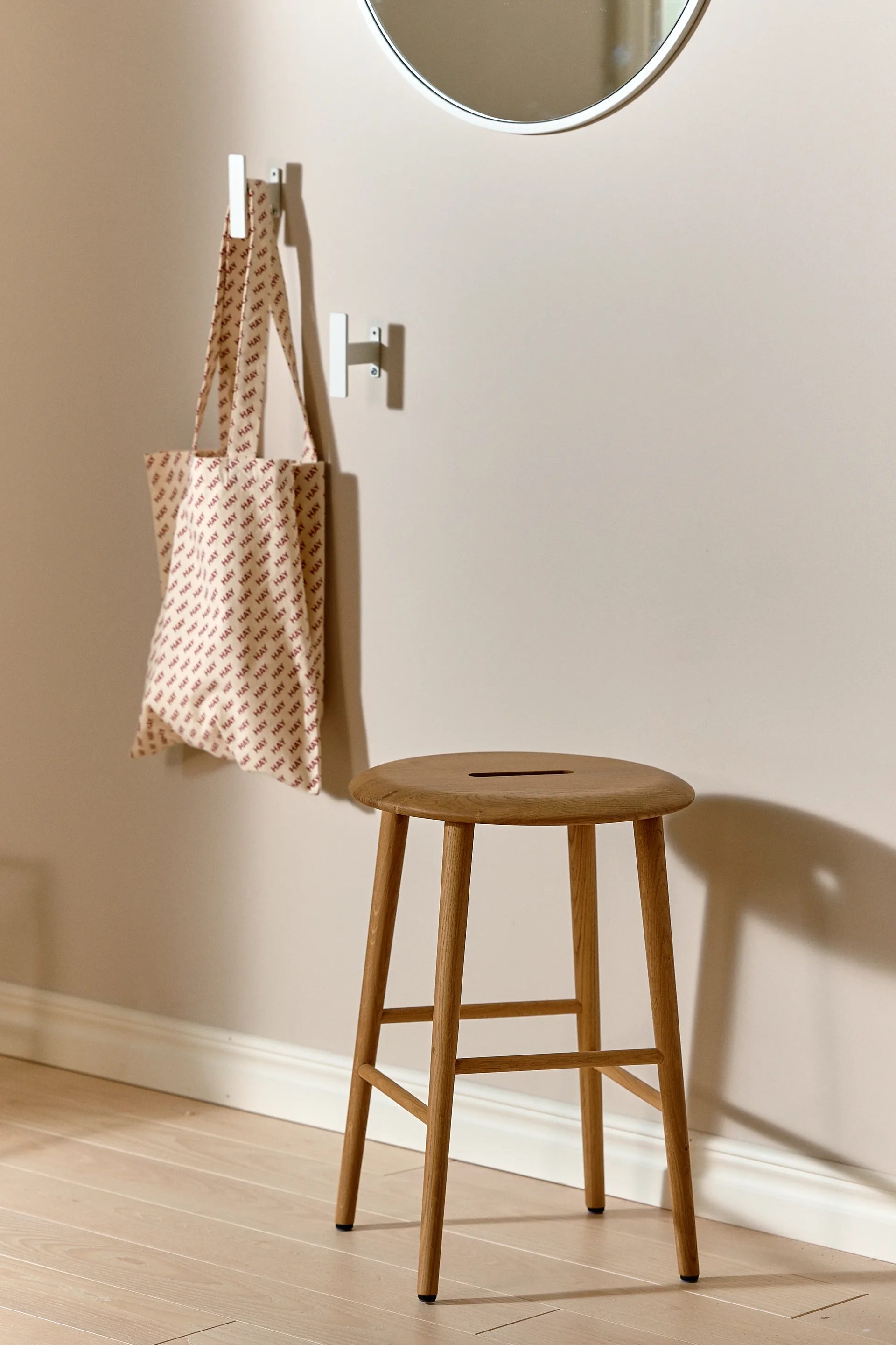 노르보 스툴 45 cm, Natural lacquered oak 1898