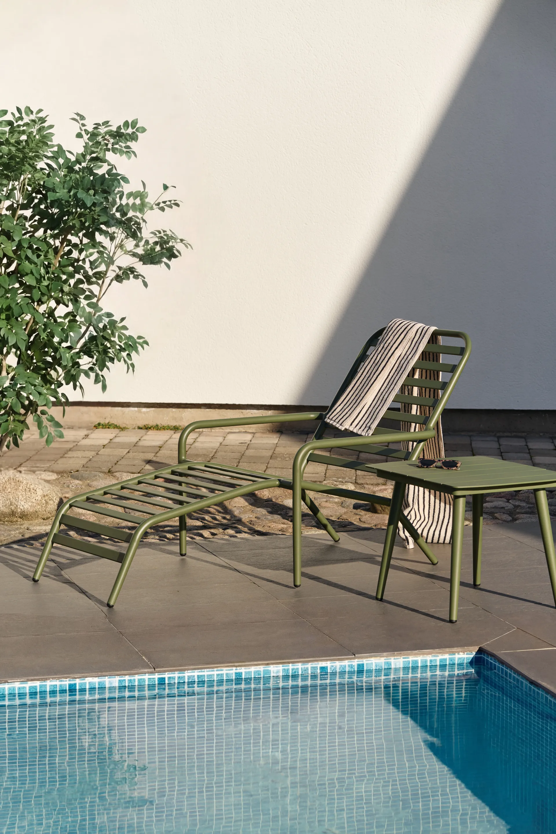 메시나 썬 라운저, Moss green 1898