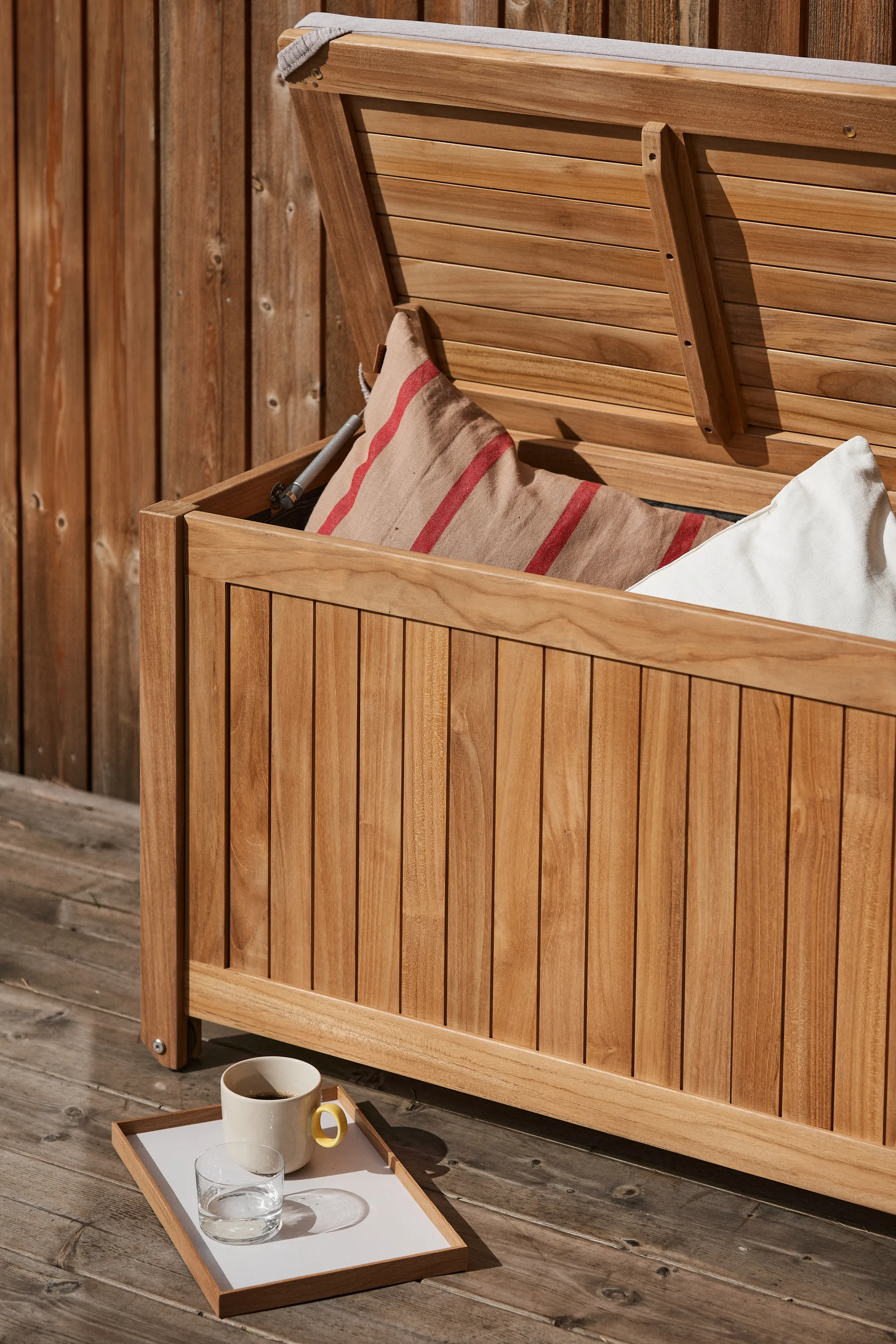 비야르크네스 쿠션 박스 바퀴 포함 S 130x50x60 cm, Teak 1898