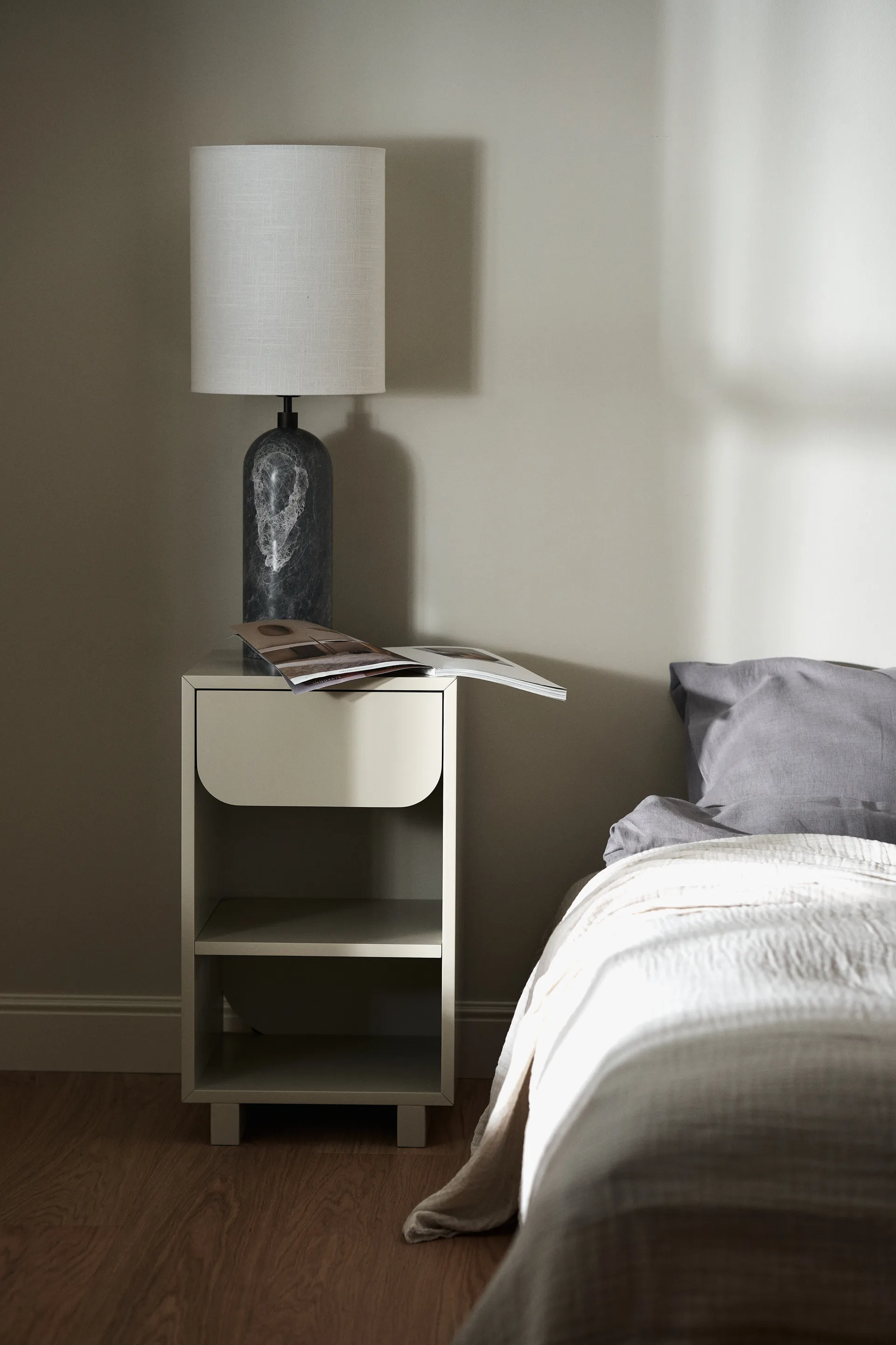 Vidja 베드사이드 테이블, Sand 1898