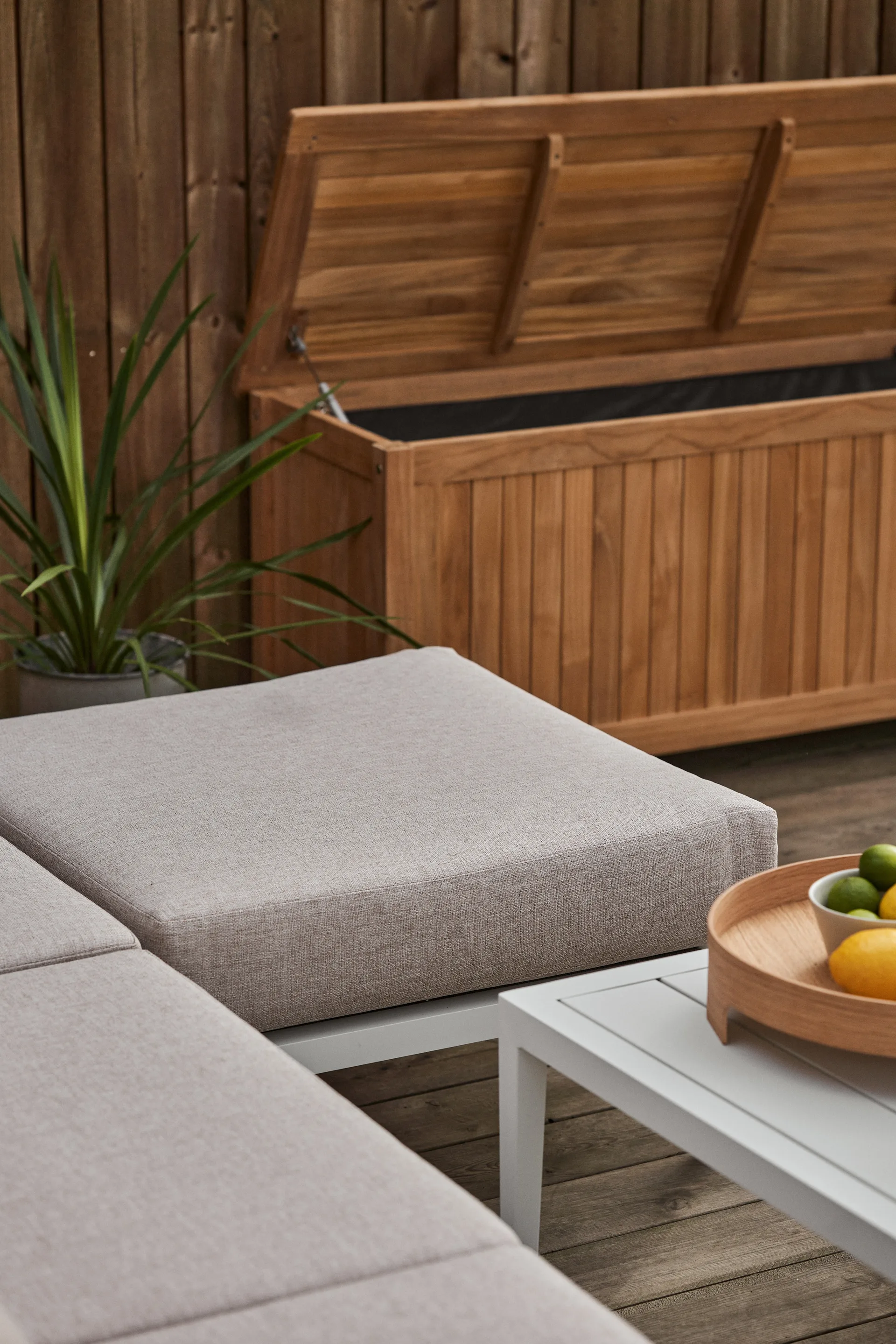 산탄데르 풋스툴, White-beige 1898