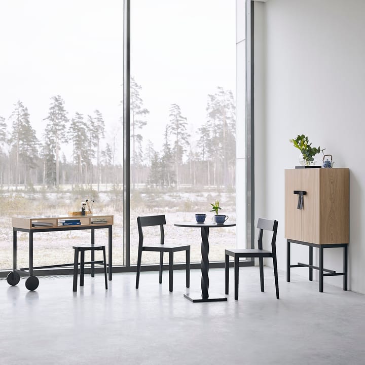 The Bow 컵보드, White-oiled oak-black A2 | 에이투
