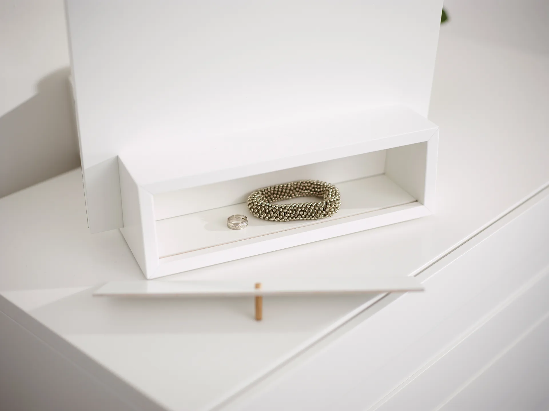 미 수납형 탁상 거울, White, 34x57x30 cm A2 | 에이투