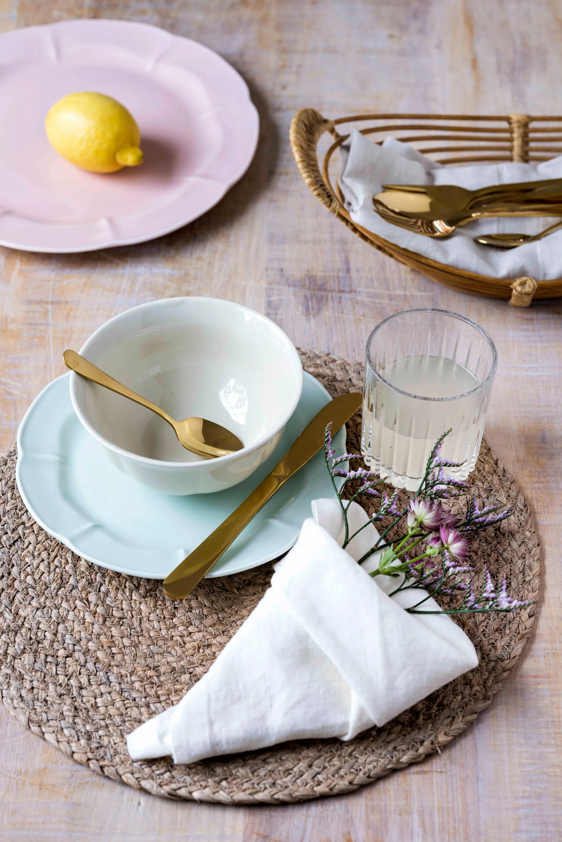 쇠홀름 솔베이 스몰 접시 22 cm, Powder blue Aida | 아이다