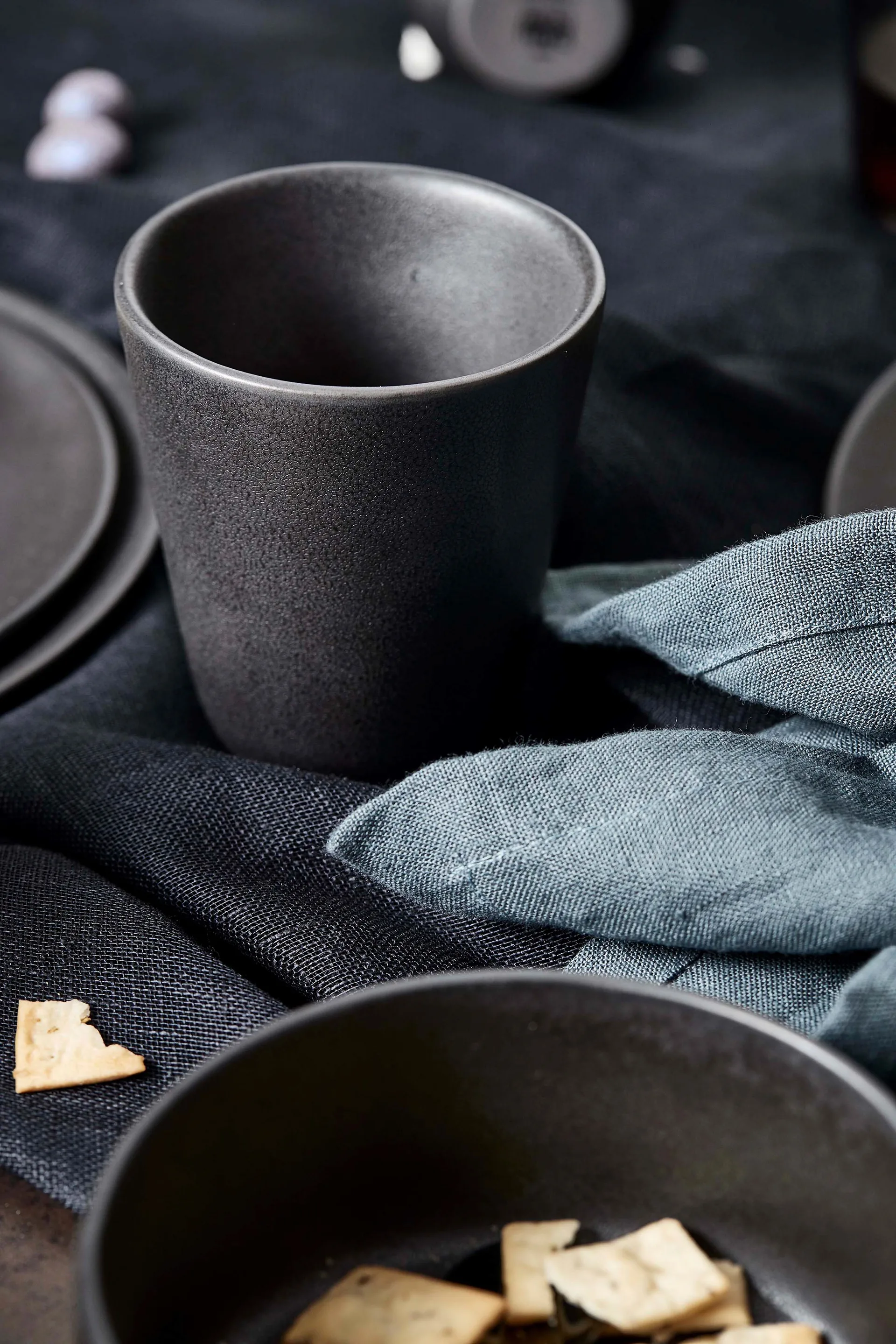 로 더블월 머그 25 cl, Titanium black Aida | 아이다