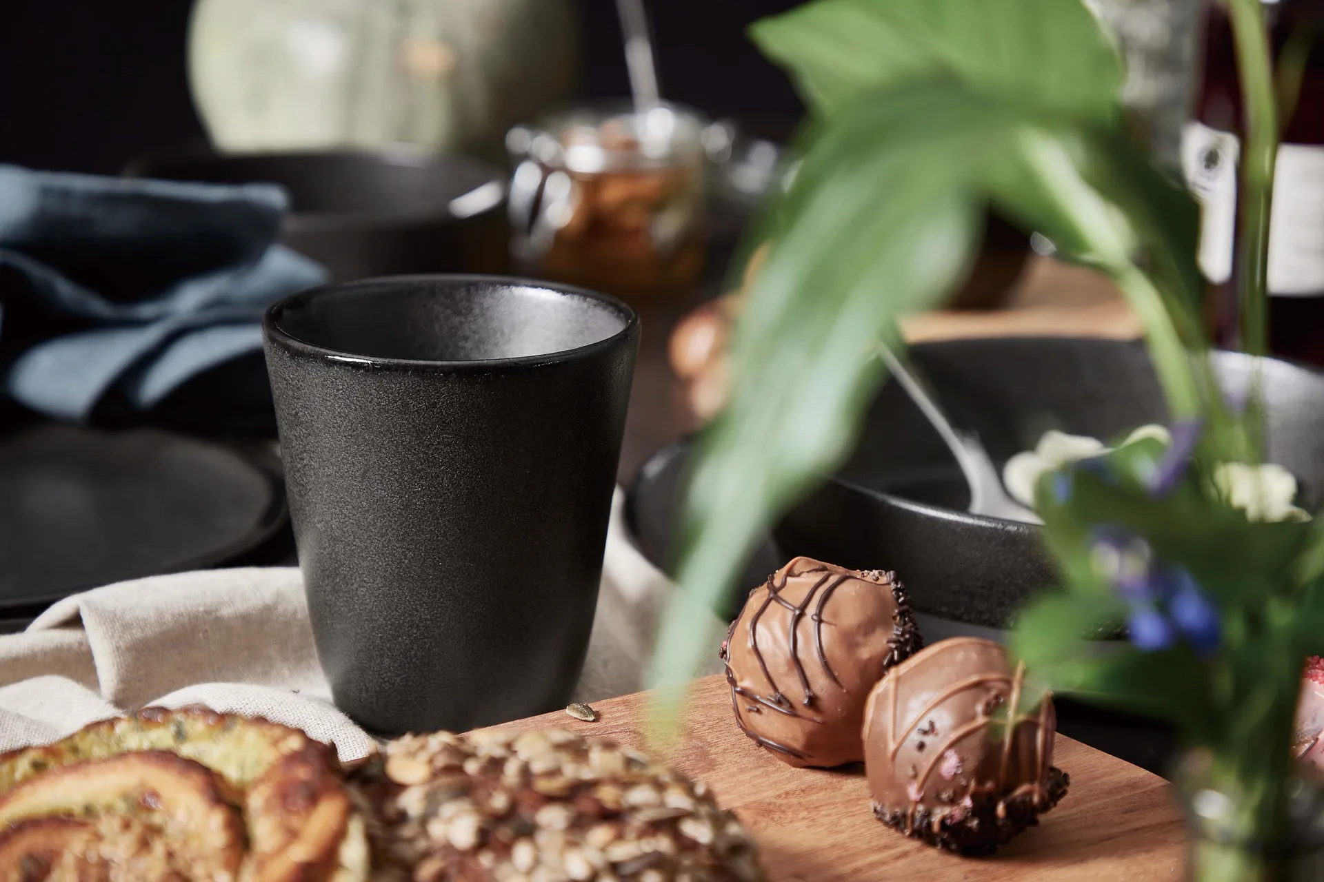 로 더블월 머그 25 cl, Titanium black Aida | 아이다