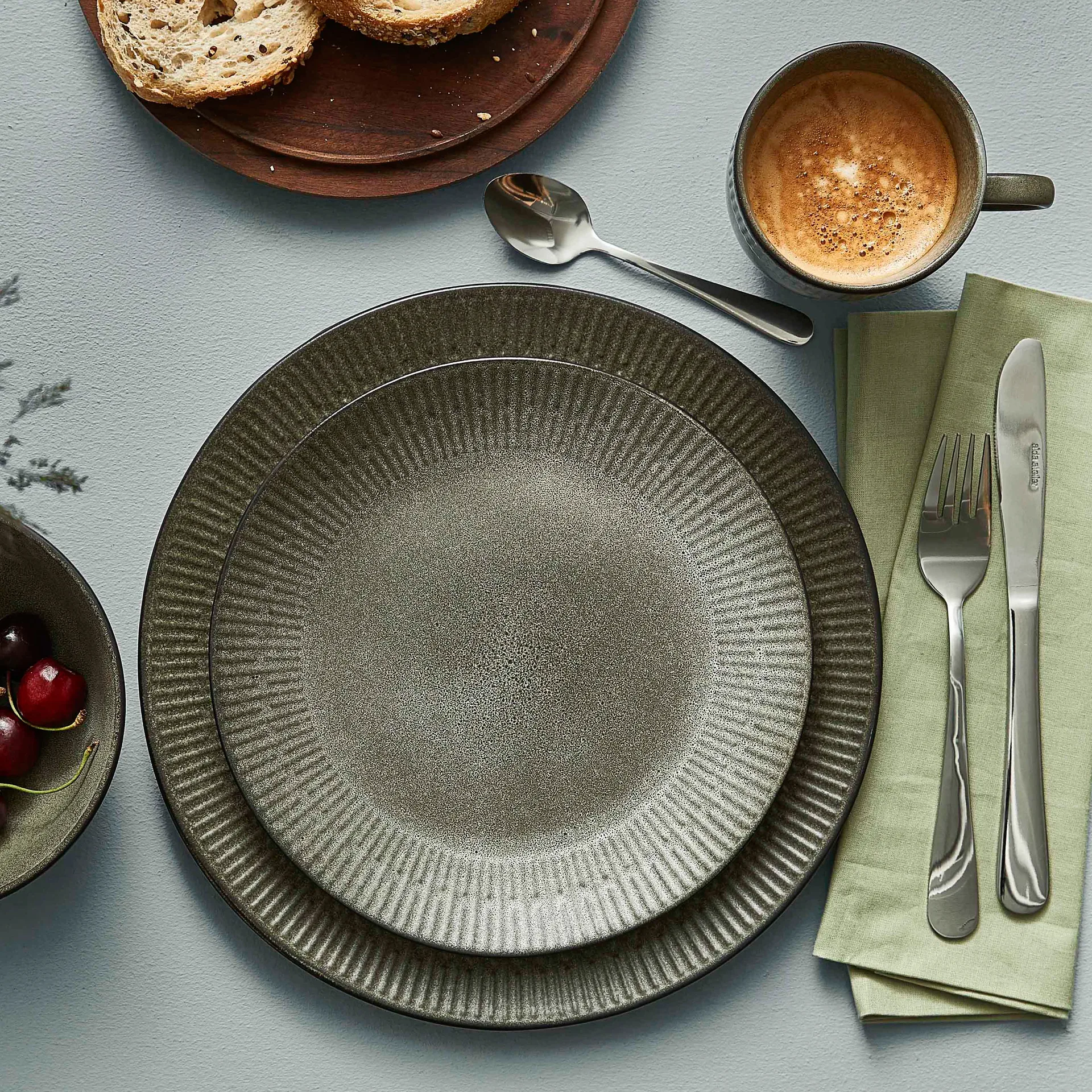 릴리프 접시 27 cm, grey Aida | 아이다