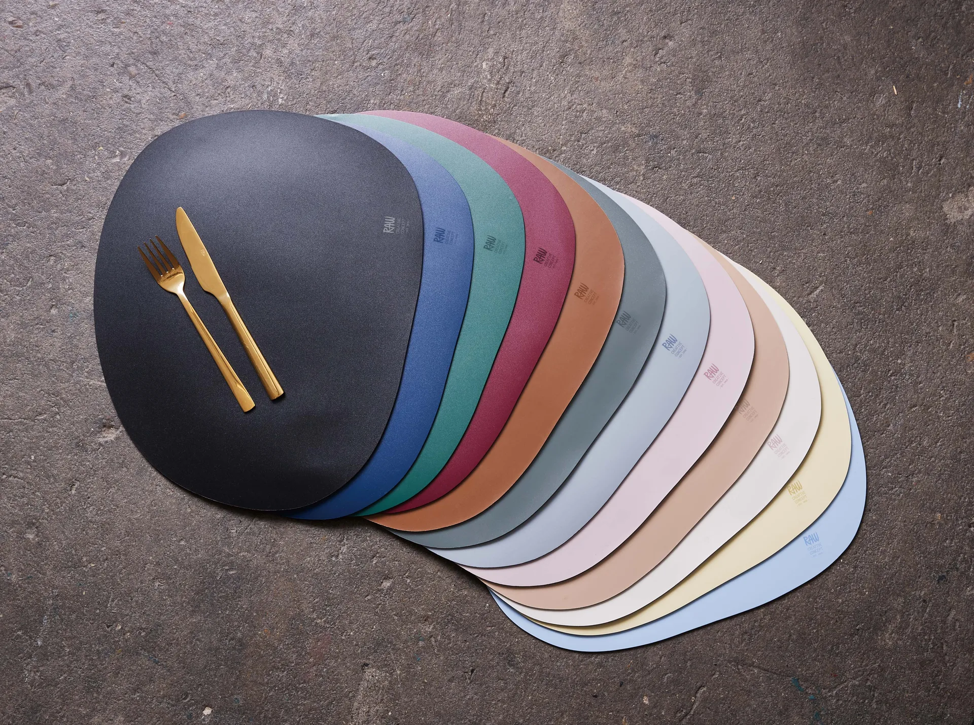 로우 크리에이티브 테이블 매트 실리콘 41x33.5 cm, Black Aida | 아이다