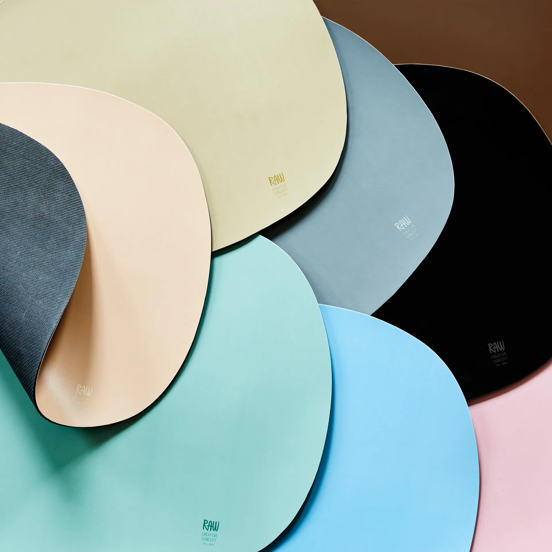 로우 크리에이티브 테이블 매트 실리콘 41x33.5 cm, Green Aida | 아이다