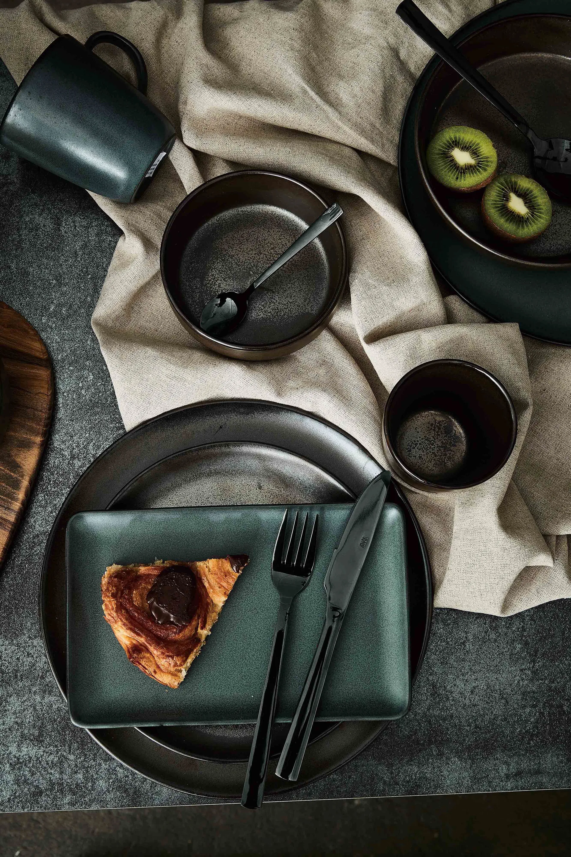 로 커트러리 60 피스, Black Aida | 아이다