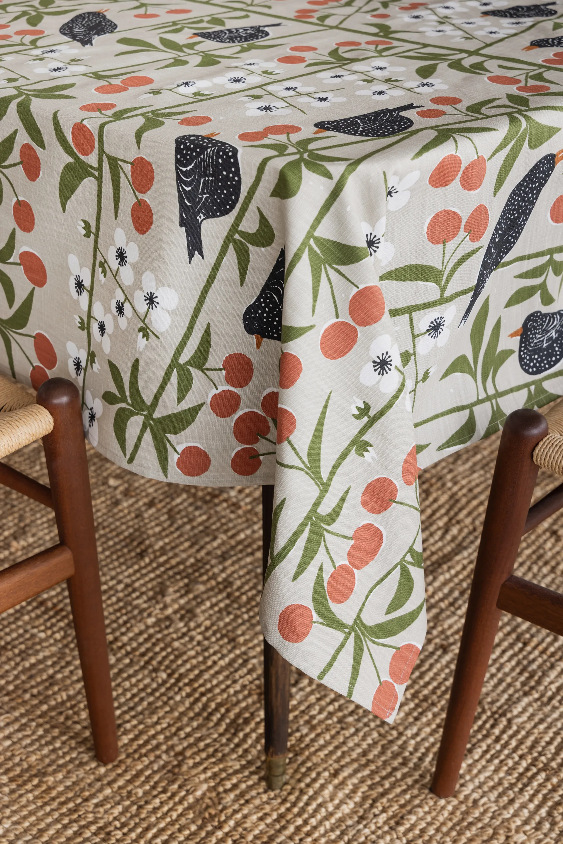 체리 가든 테이블 클로스, Beige, 145x250 cm Almedahls | 알메달스