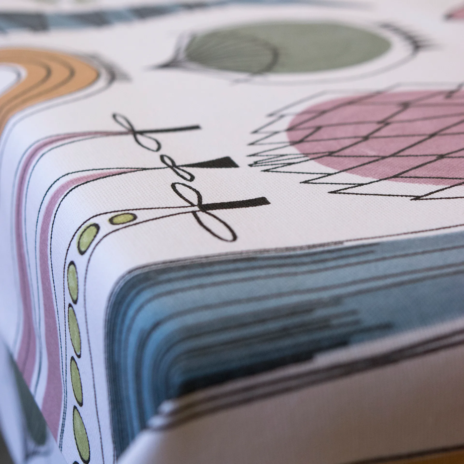 픽닉 오일클로스, blue-pink Almedahls | 알메달스