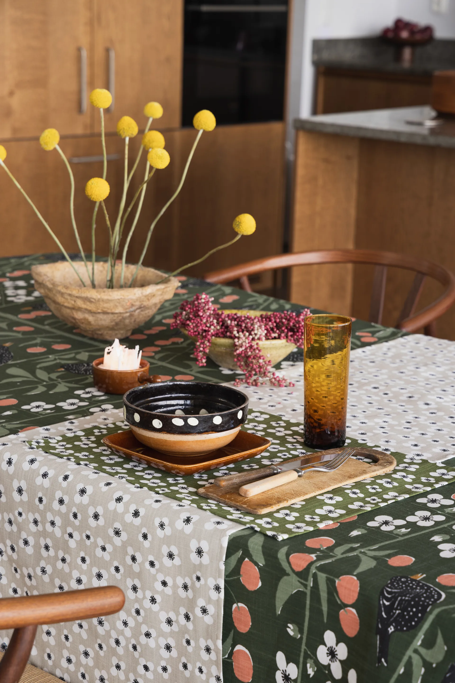 체리 가든 테이블 클로스, Dark green, 145x250 cm Almedahls | 알메달스