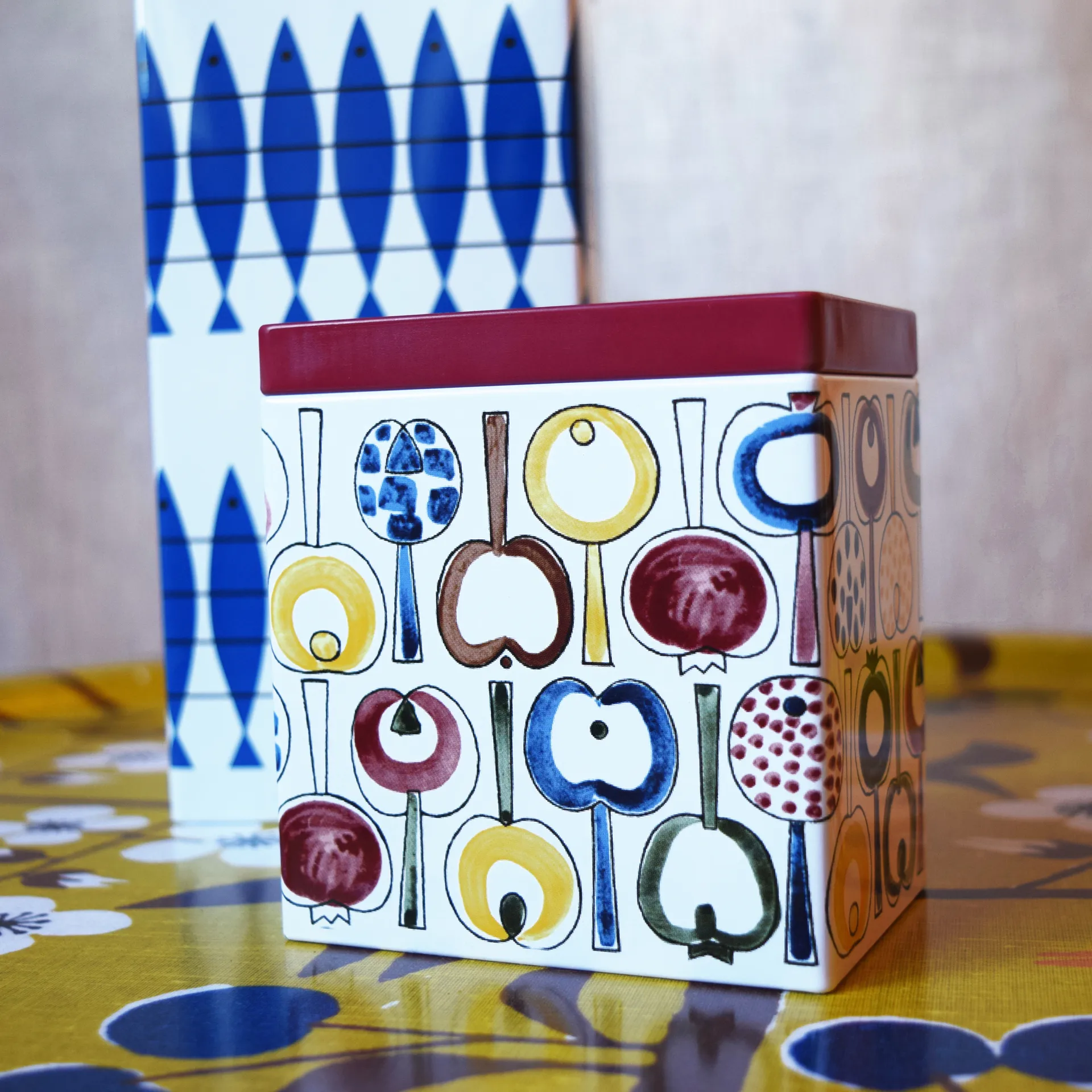 포모나 틴케이스, Multi Almedahls | 알메달스