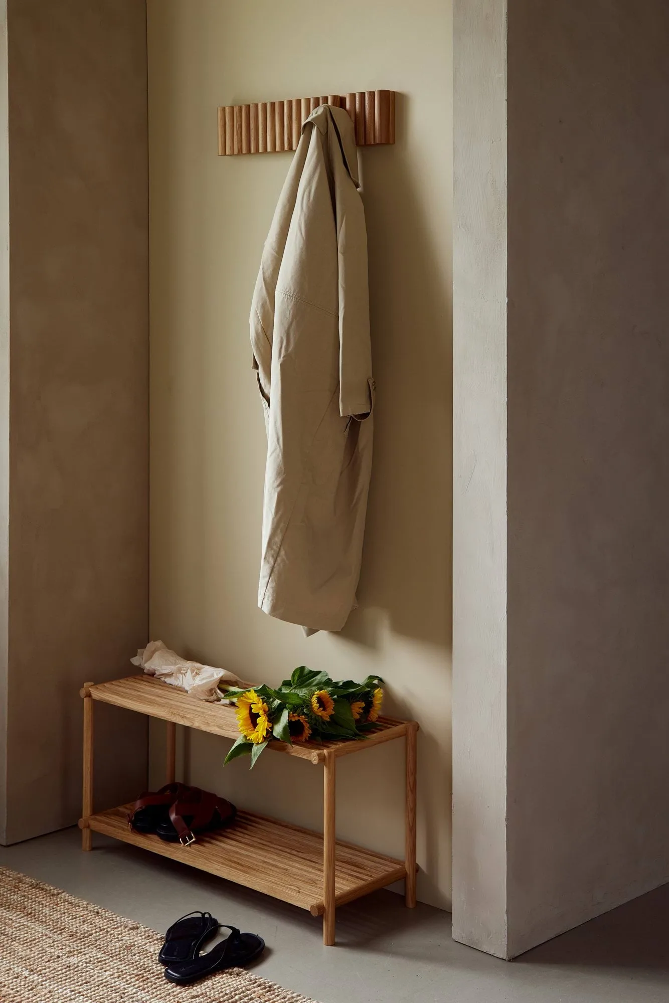 컬럼 신발 선반, Matt lacquered oak Andersen Furniture