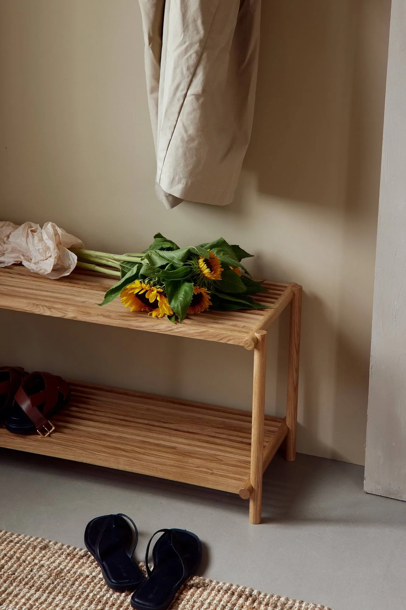 컬럼 신발 선반, Matt lacquered oak Andersen Furniture