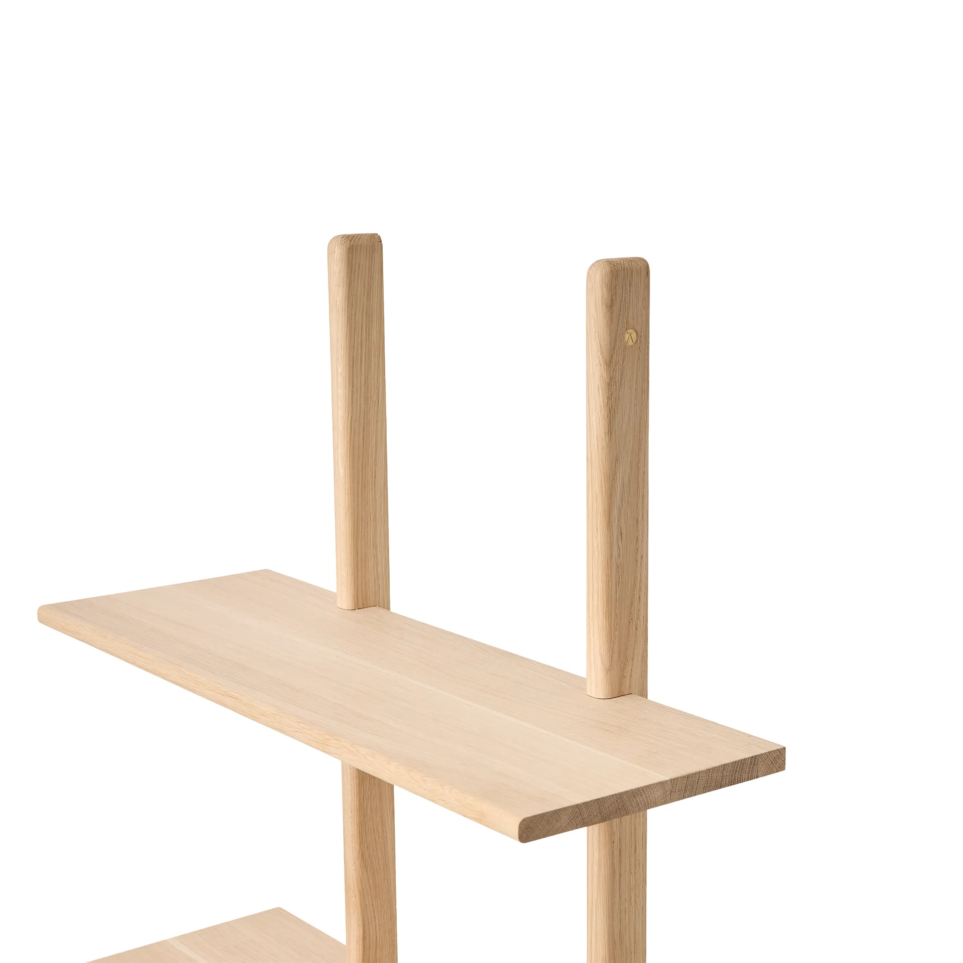 에센스 벽 선반, Oak, 70x25x140 cm Andersen Furniture