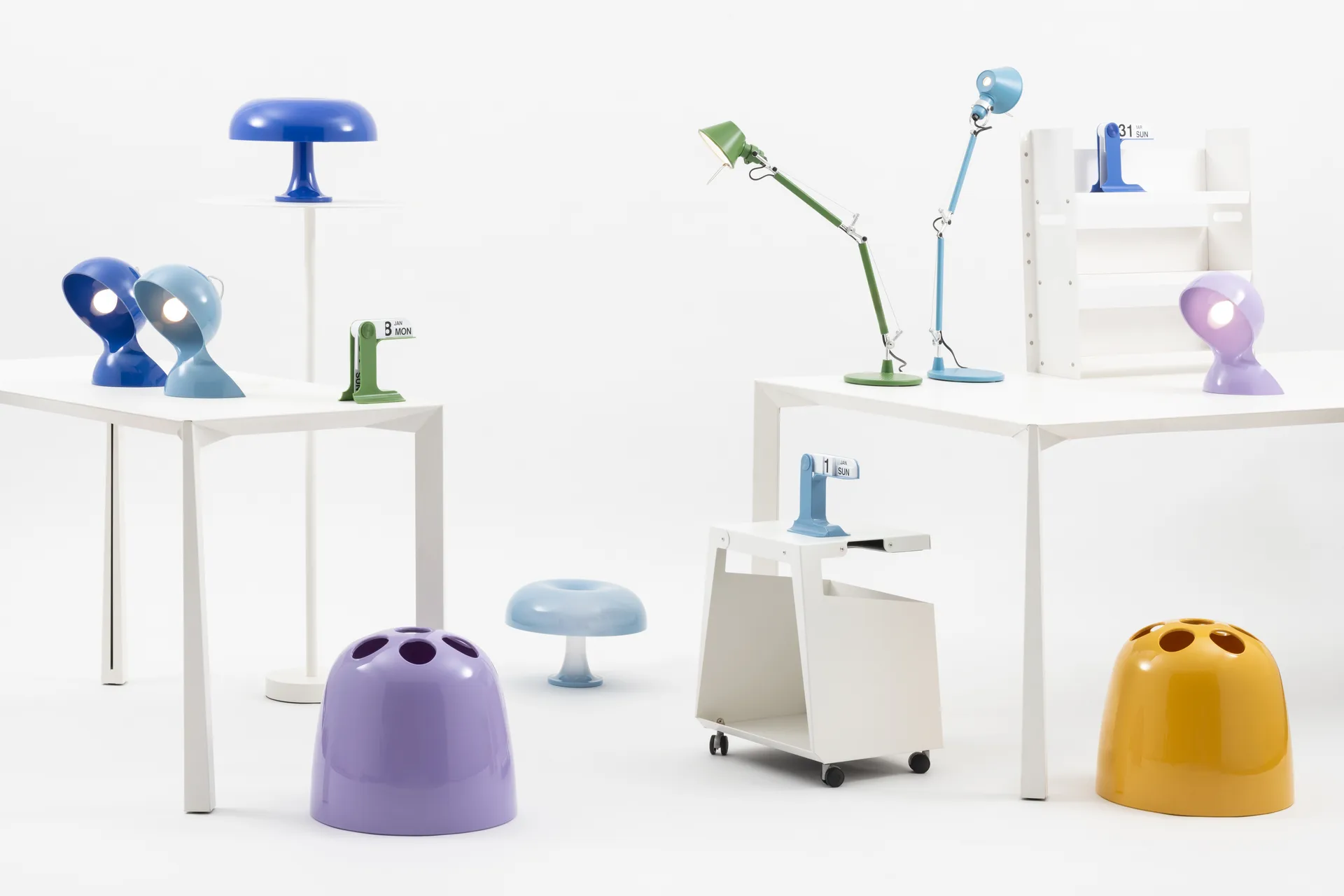 티모르 퍼페추얼 캘린더, Light Blue Artemide | 아르떼미데