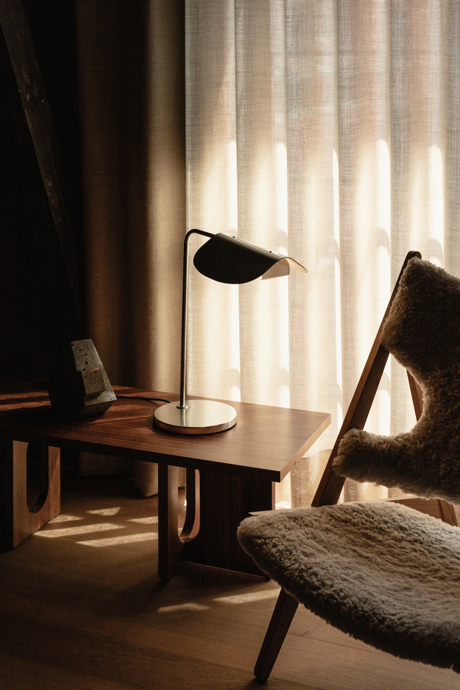 윙 테이블 조명 56 cm, Aluminium Audo Copenhagen | 오도 코펜하겐