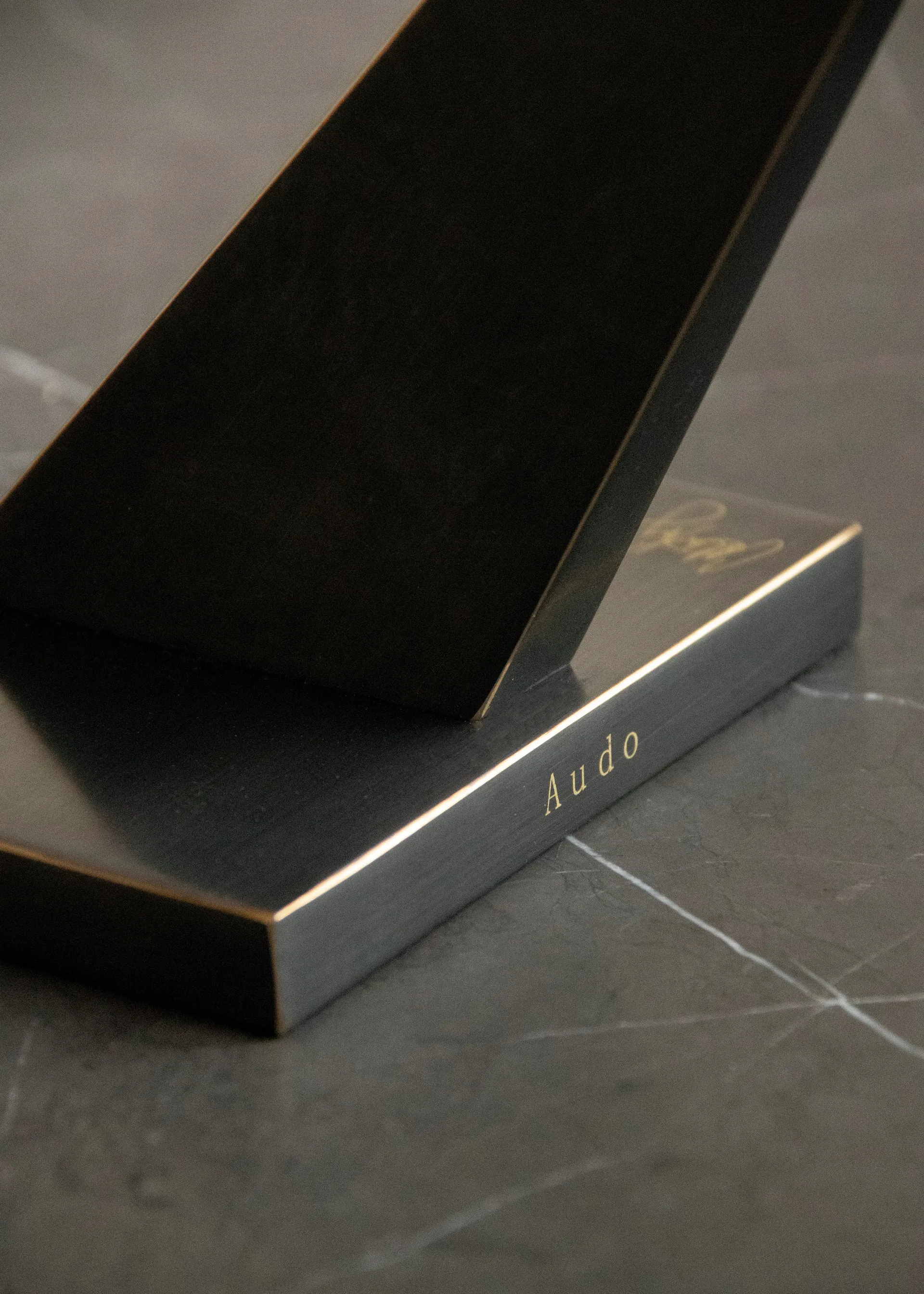 인터커넥트 캔들스틱 70 cm, Bronzed brass Audo Copenhagen | 오도 코펜하겐