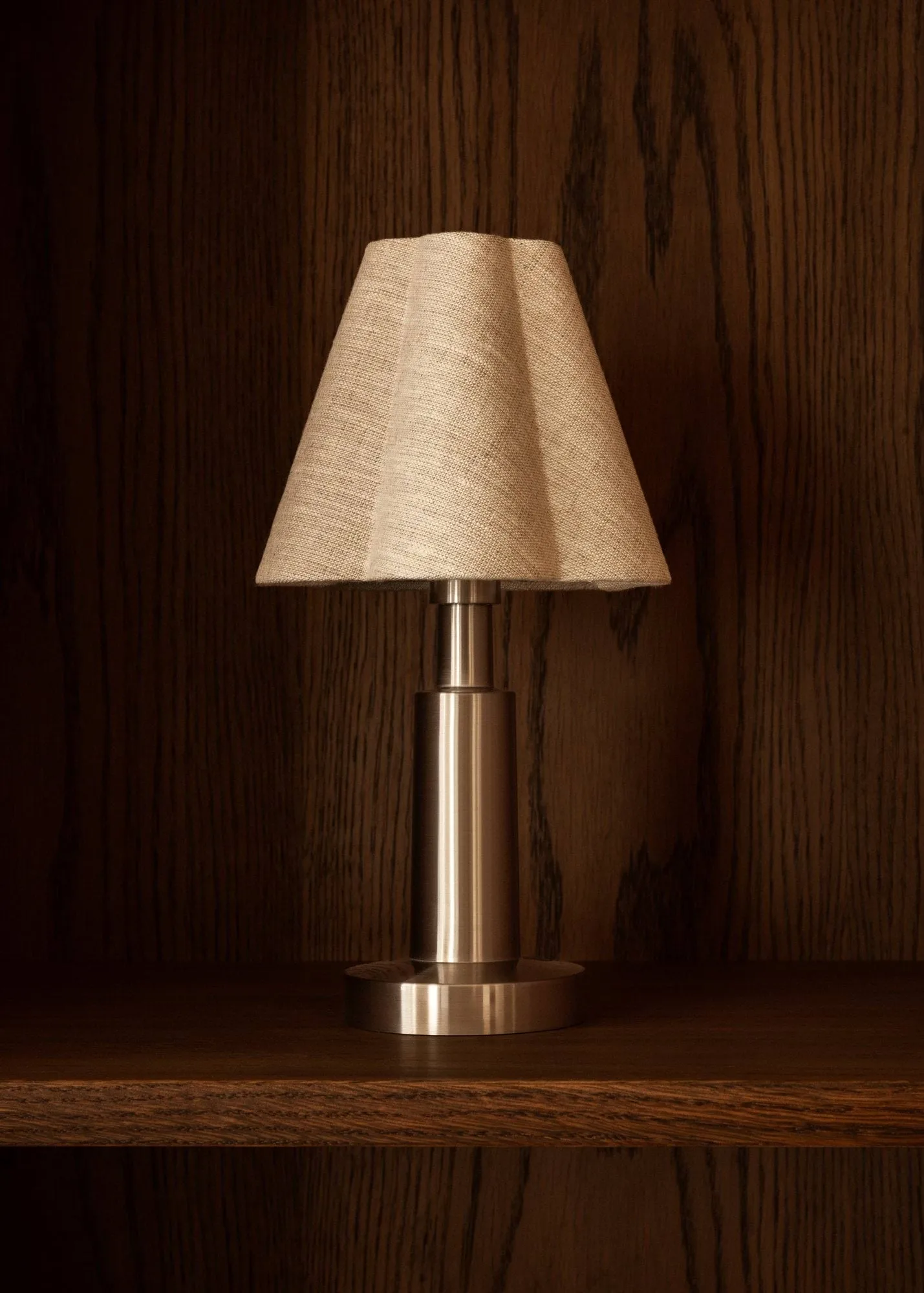 Admiral 포터블 테이블 조명, Chrome-linen, 27 cm Audo Copenhagen | 오도 코펜하겐