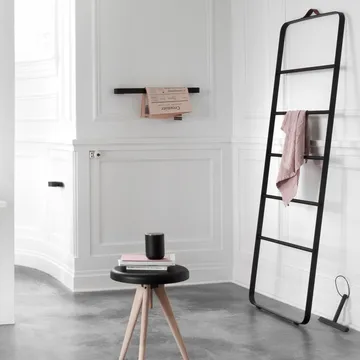 타올 타올 행거 - Black, bars in dark ash, leather - Audo Copenhagen | 오도 코펜하겐