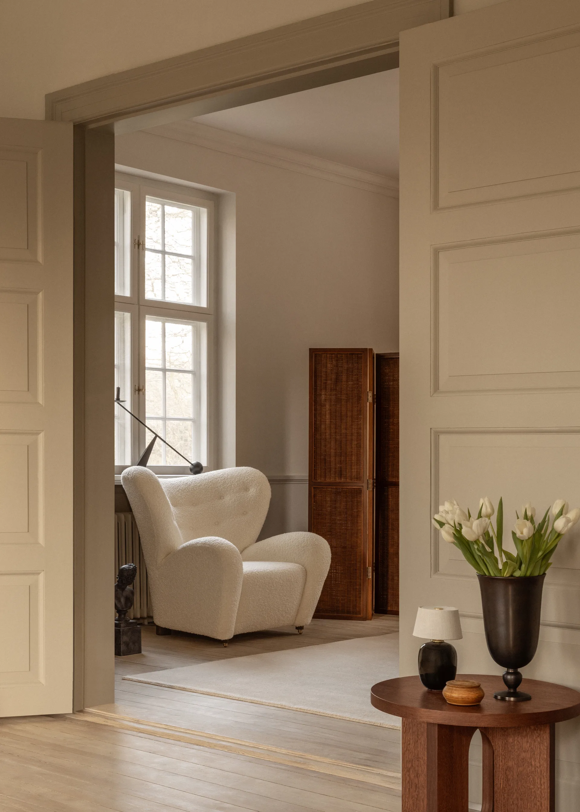 파보트 베이스, Bronzed aluminium Audo Copenhagen | 오도 코펜하겐