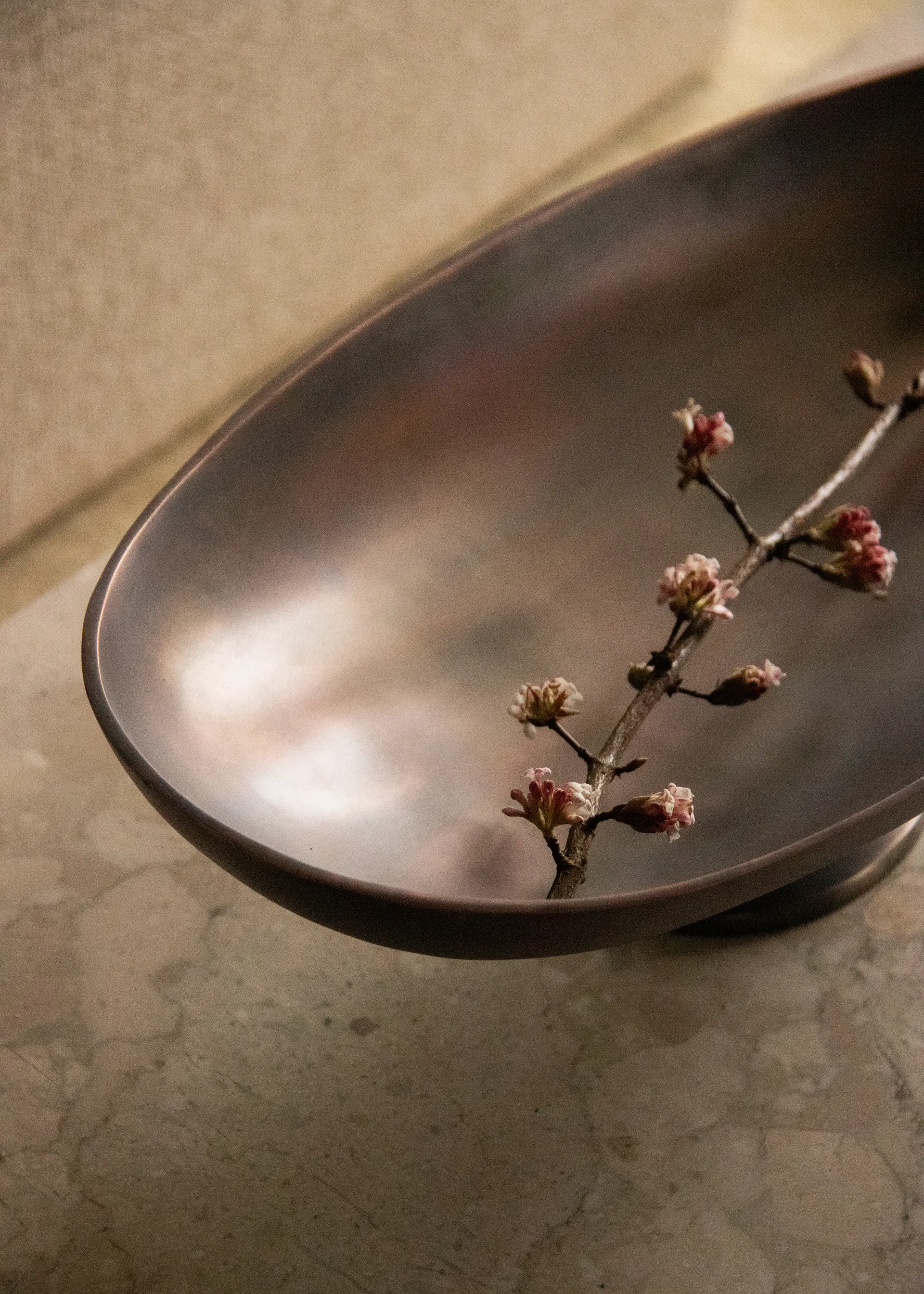 파보트 서빙 트레이 온 풋, Brown Audo Copenhagen | 오도 코펜하겐