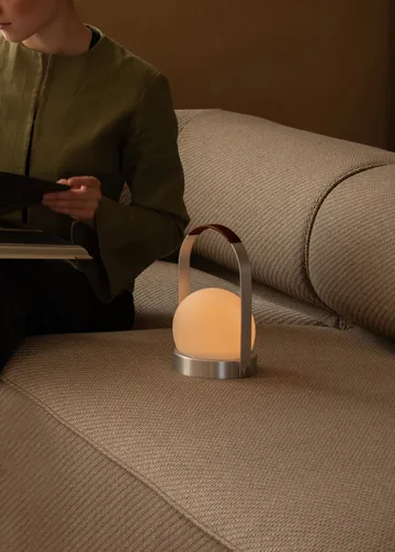 캐리 무선 테이블 조명 - Brushed Aluminium - Audo Copenhagen | 오도 코펜하겐