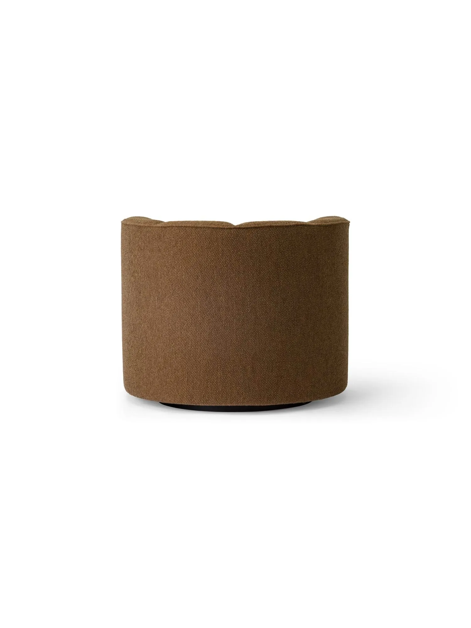 Eave Seamline 라운지 체어, Nutmeg Audo Copenhagen | 오도 코펜하겐