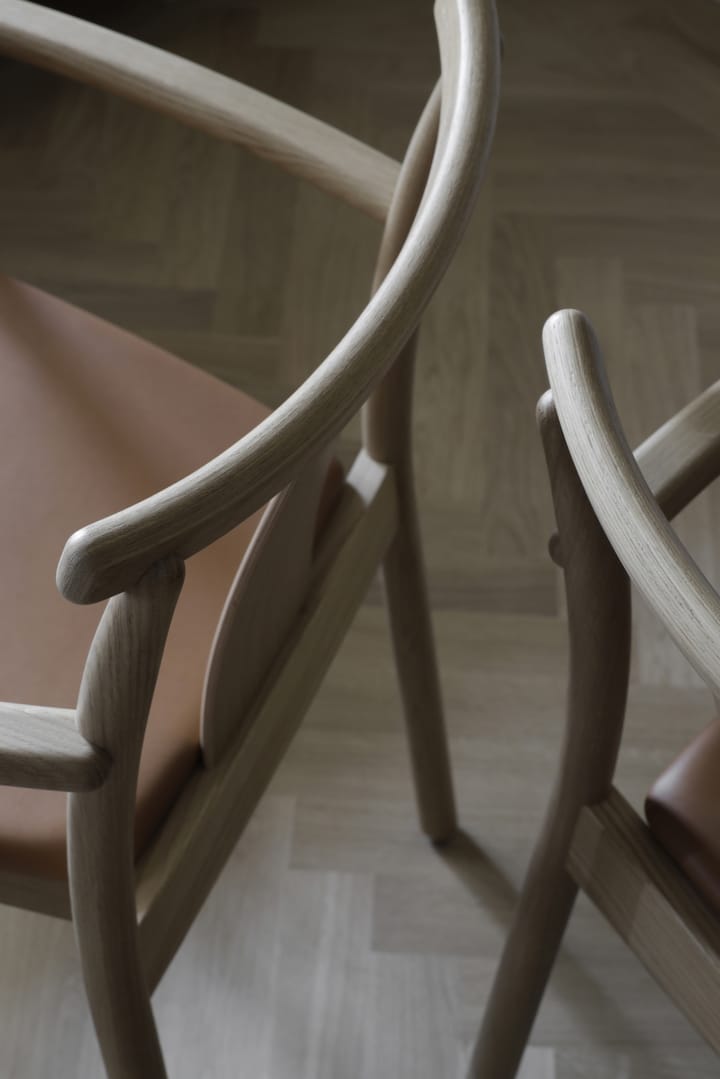 Merkur 암 체어 & 쿠션, Oak- Dakar 0250 cognac Audo Copenhagen | 오도 코펜하겐