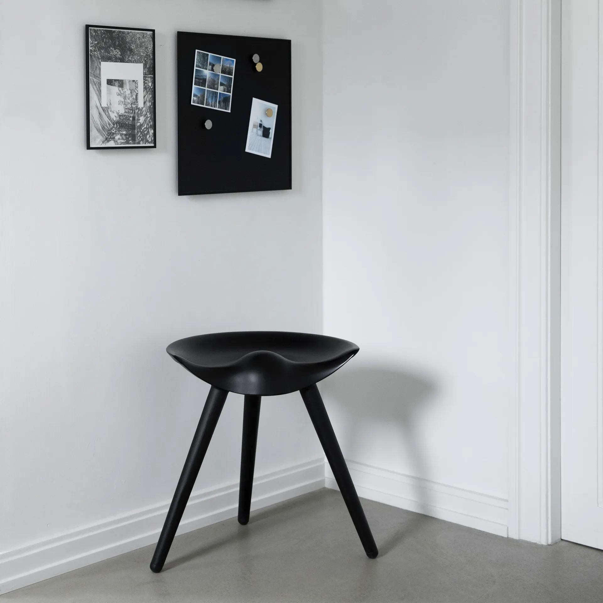 ML42 스툴 48 cm, Black stained beech Audo Copenhagen | 오도 코펜하겐