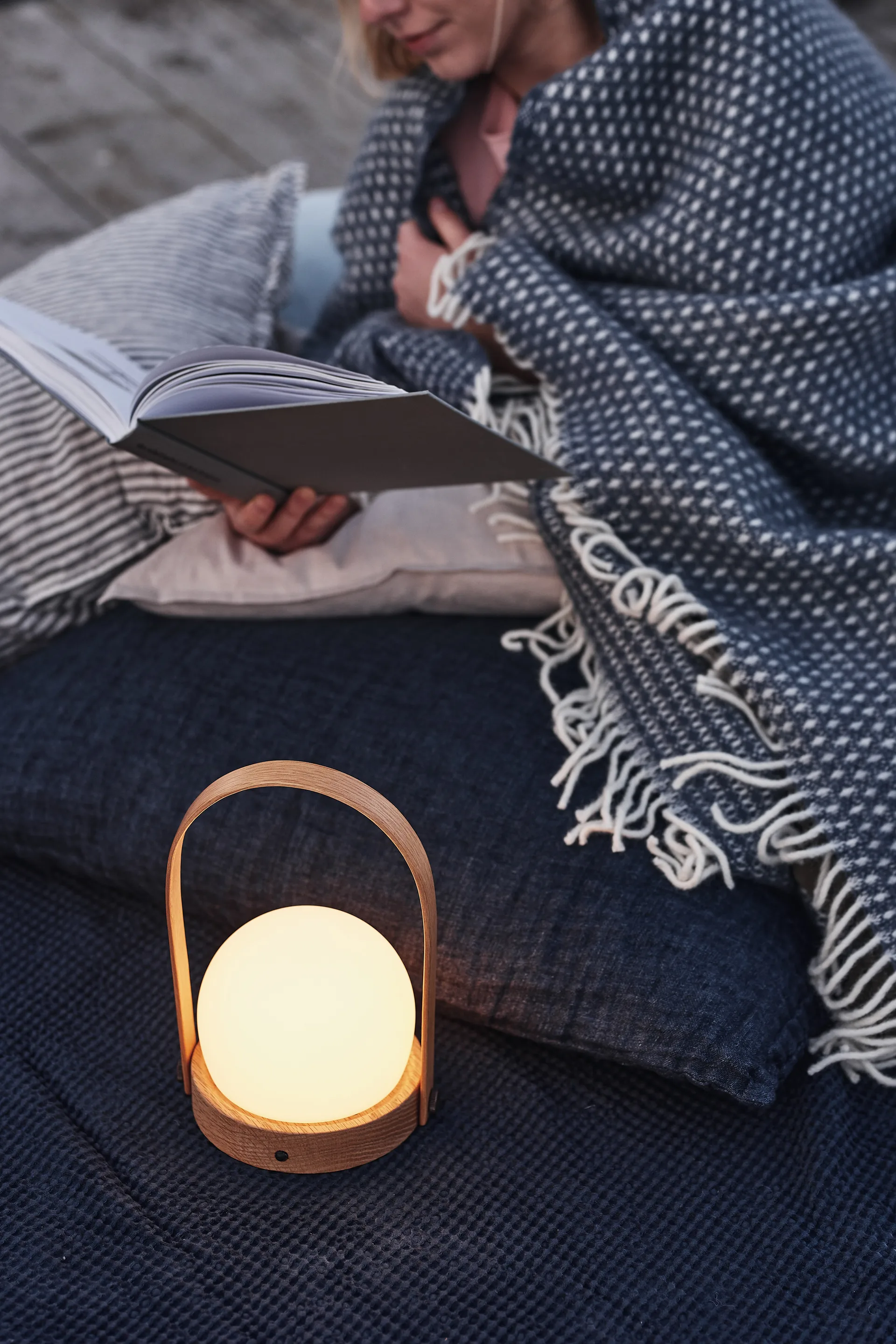 캐리 무선 테이블 조명 한정판, Natural oak Audo Copenhagen | 오도 코펜하겐