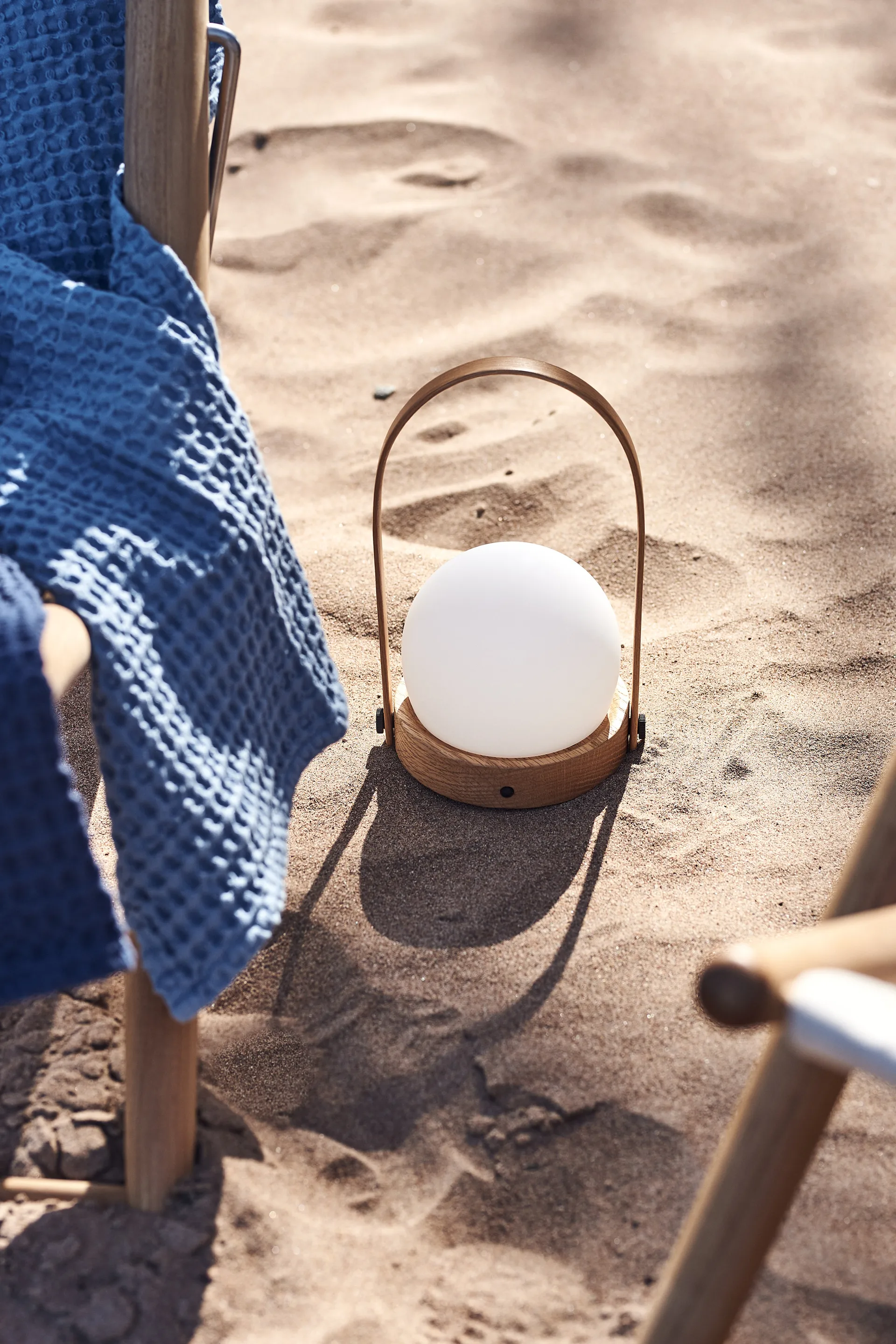 캐리 무선 테이블 조명 한정판, Natural oak Audo Copenhagen | 오도 코펜하겐