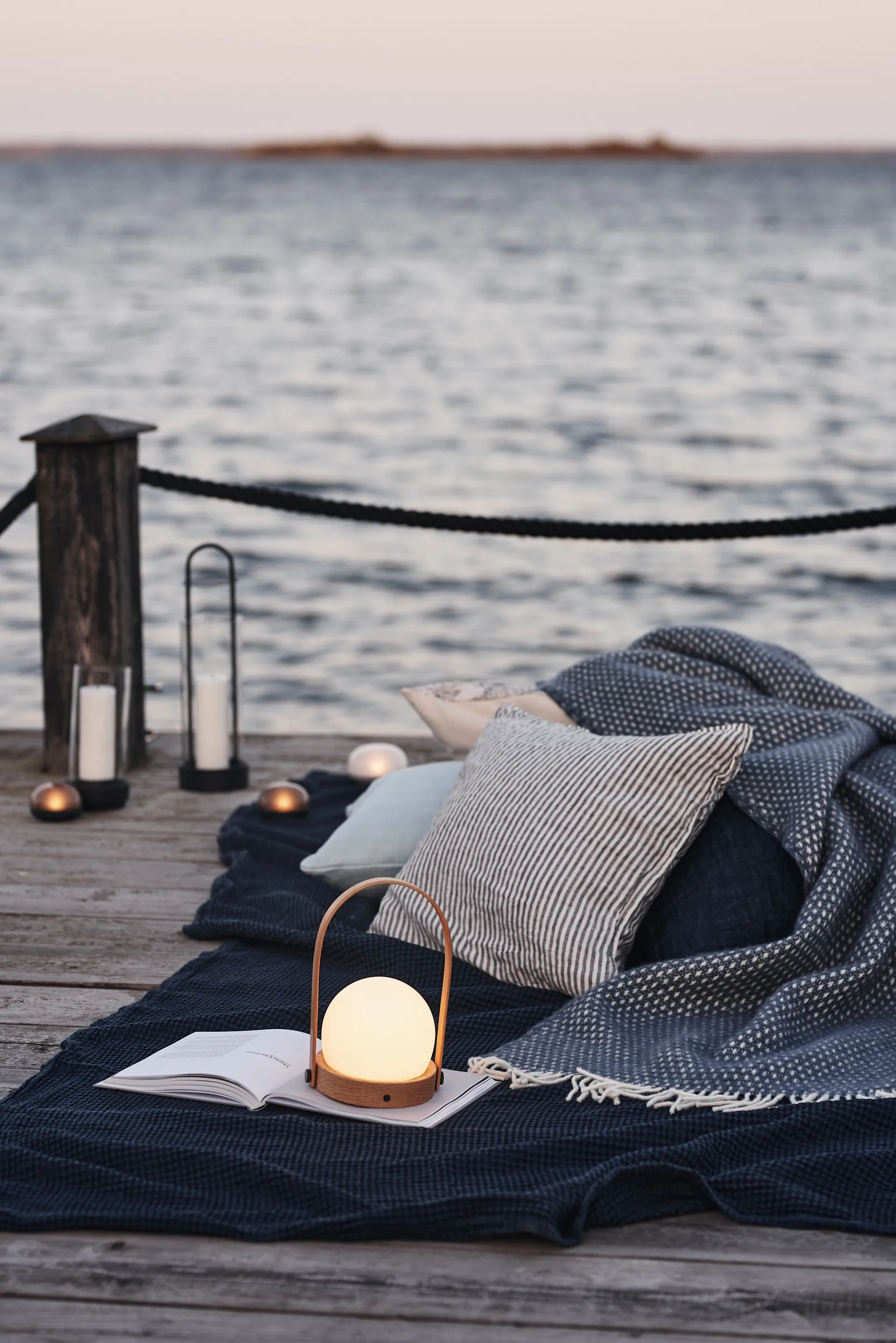 캐리 무선 테이블 조명 한정판, Natural oak Audo Copenhagen | 오도 코펜하겐