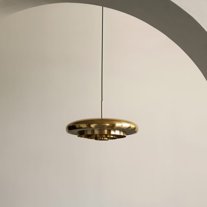 Resonant 펜던트 조명 Ø53 cm, Brass Audo Copenhagen | 오도 코펜하겐