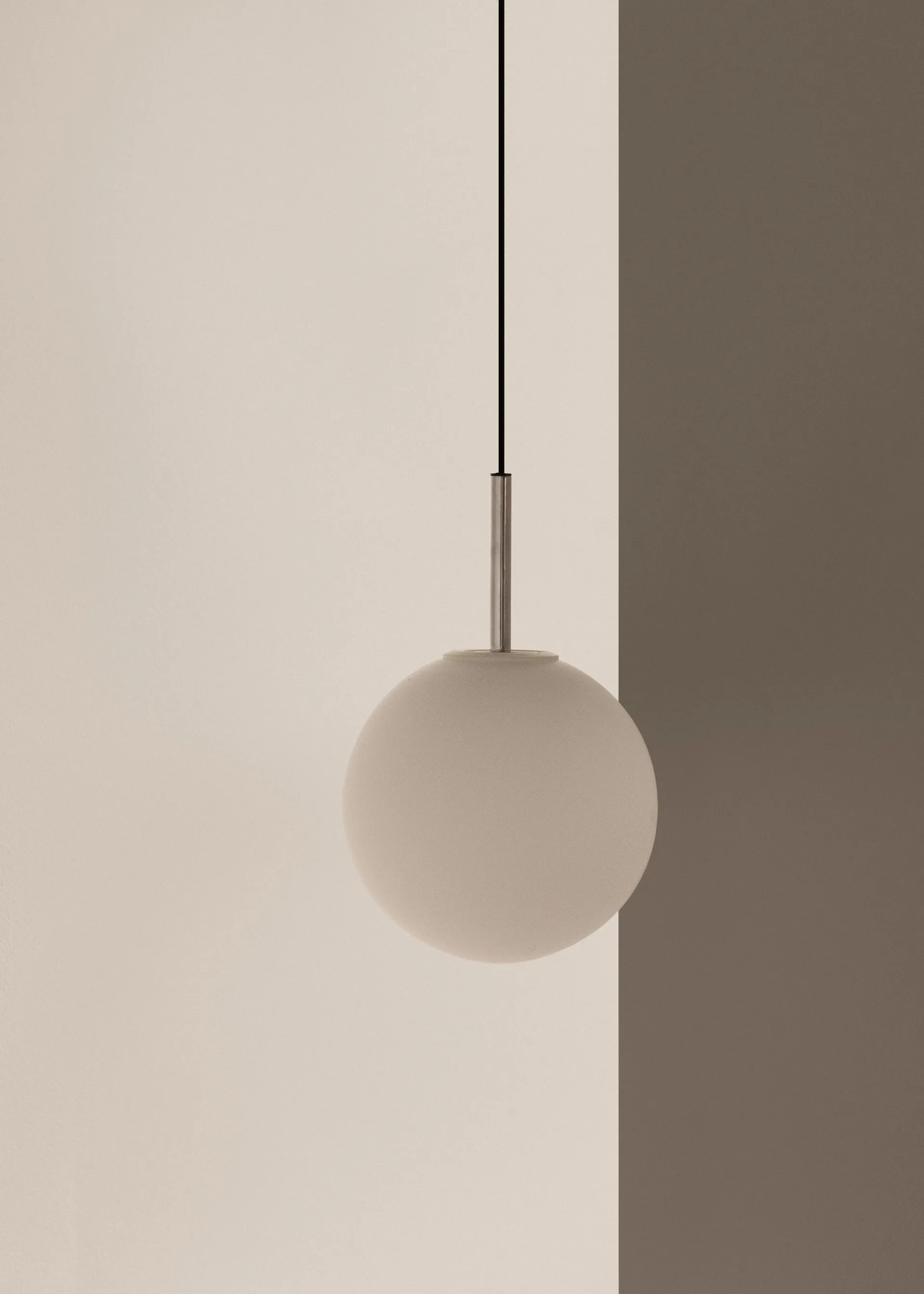 TR 벌브 펜던트 조명, Polished steel Audo Copenhagen | 오도 코펜하겐