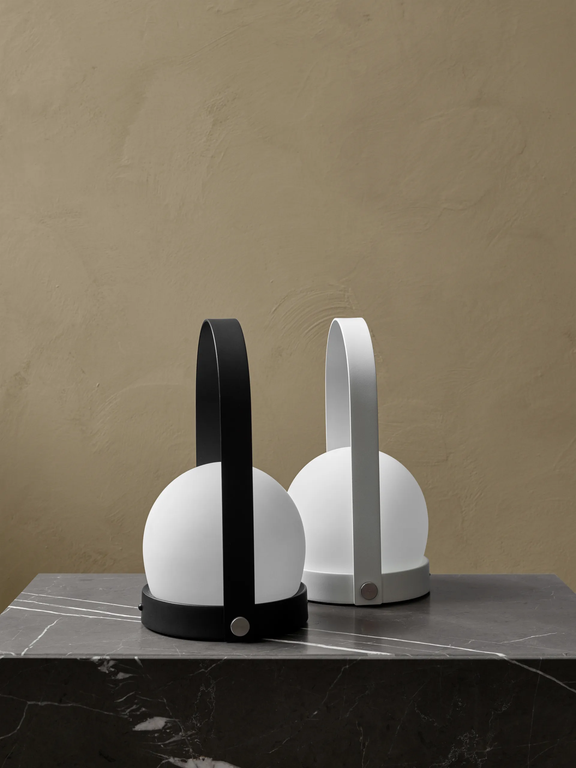 캐리 무선 테이블 조명, White Audo Copenhagen | 오도 코펜하겐