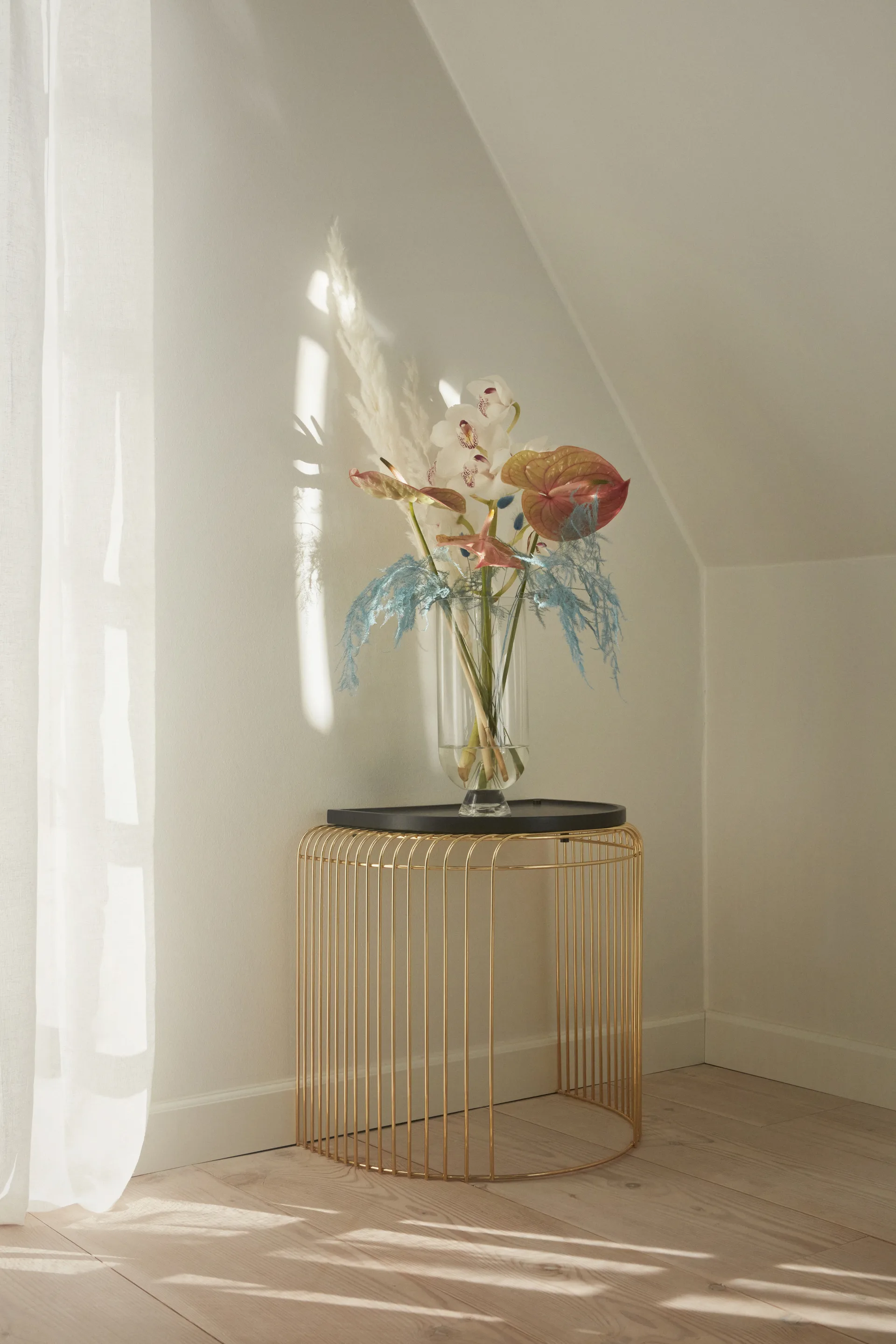 Curva 테이블 45 cm, Gold AYTM | 에이와이티엠