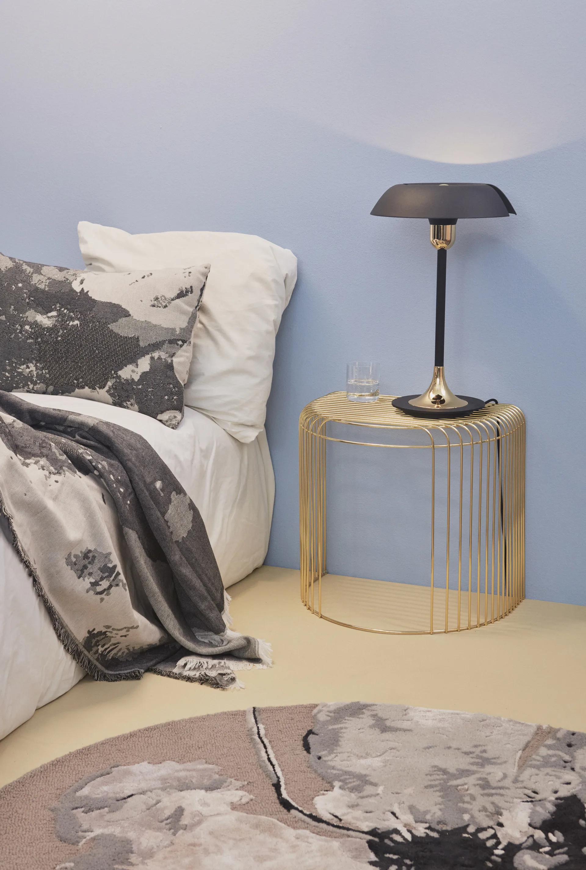 Curva 테이블 45 cm, Gold AYTM | 에이와이티엠