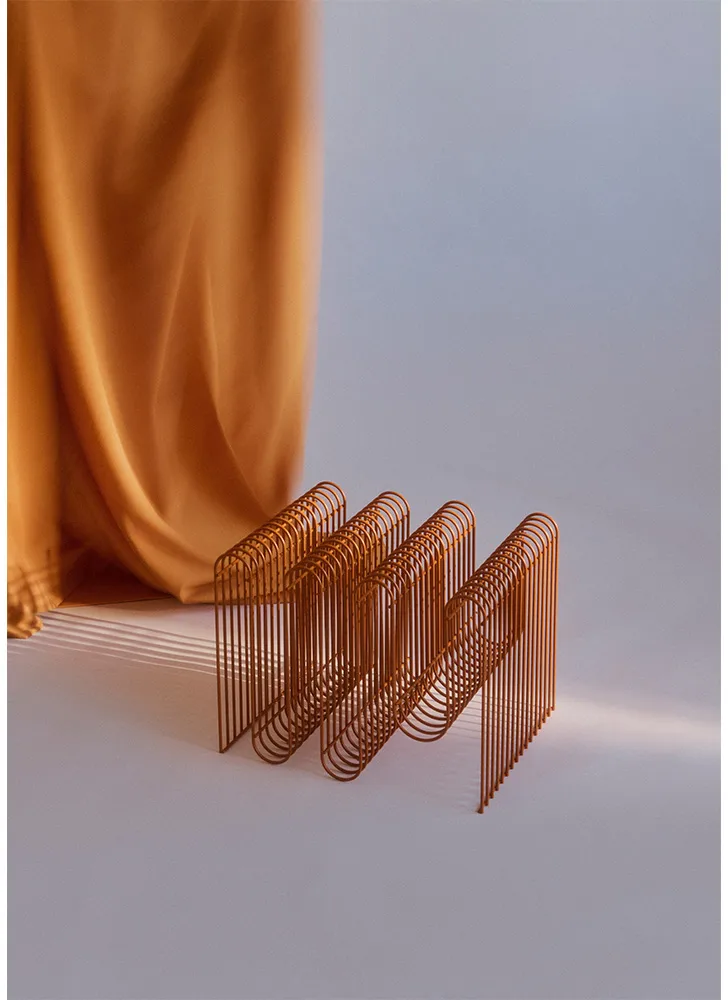 Curva ニュースペパースタンド p_28729-02-04-4e00c95d26.jpg