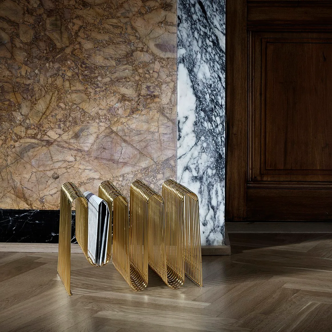 Curva 뉴스페이퍼 스탠드, brass AYTM | 에이와이티엠