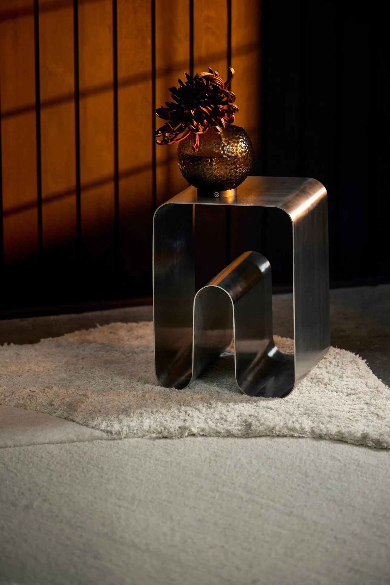 Curva 원목 스툴, Silver, 32x32x43.2 cm AYTM | 에이와이티엠