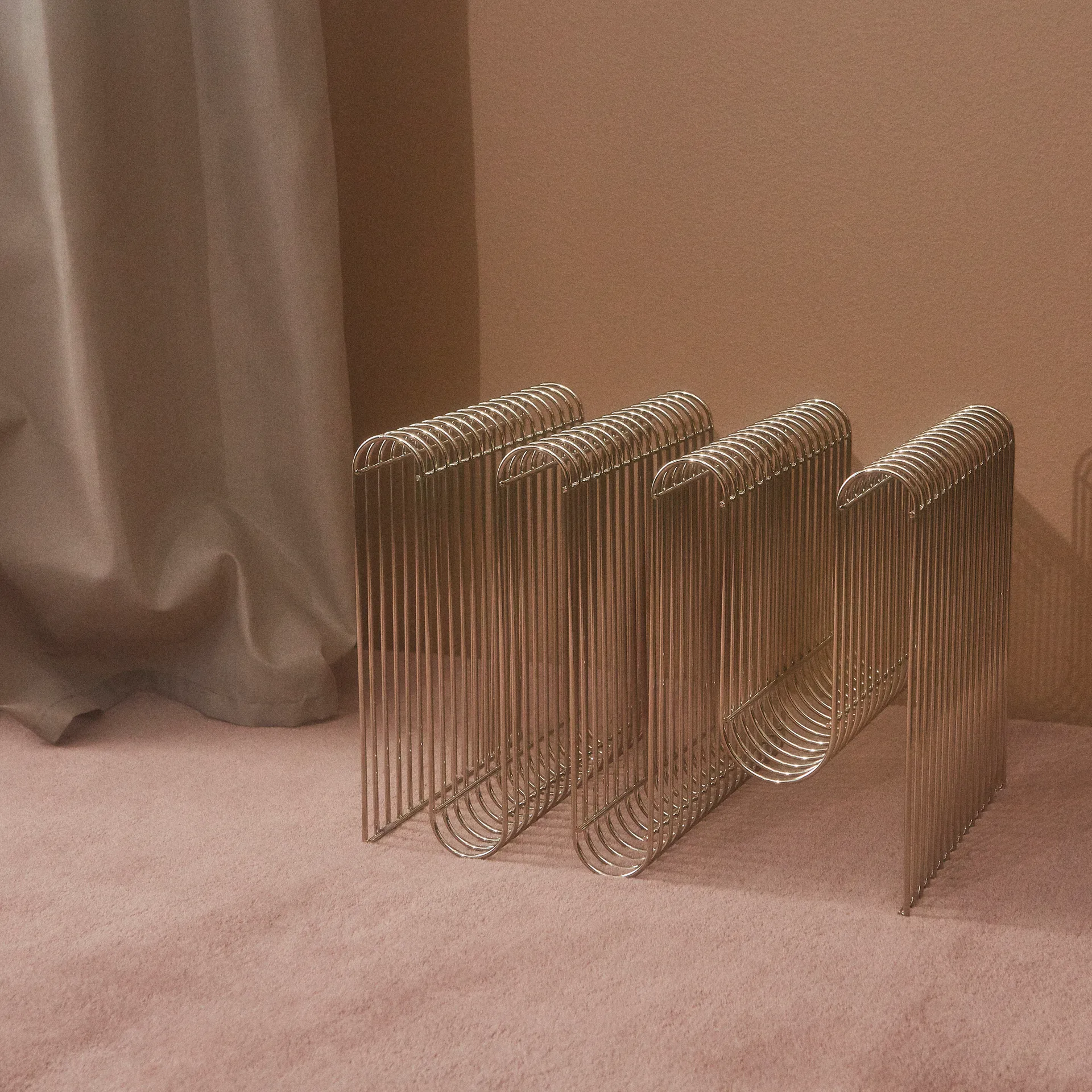 커바 뉴스페이퍼 스탠드 H40 cm, Silver AYTM | 에이와이티엠