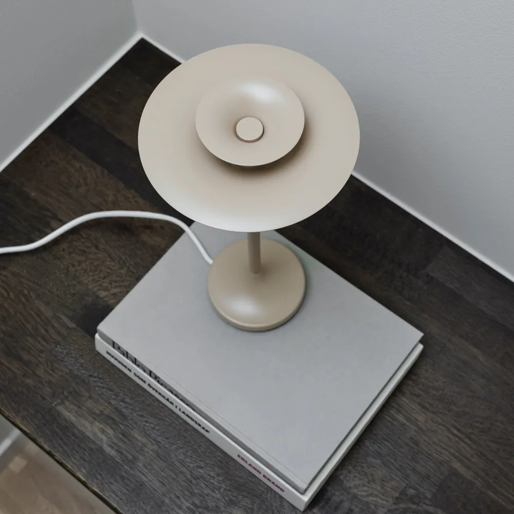 피카소 테이블 조명 스몰 34.8 cm, Nougat Belid | 벨리드