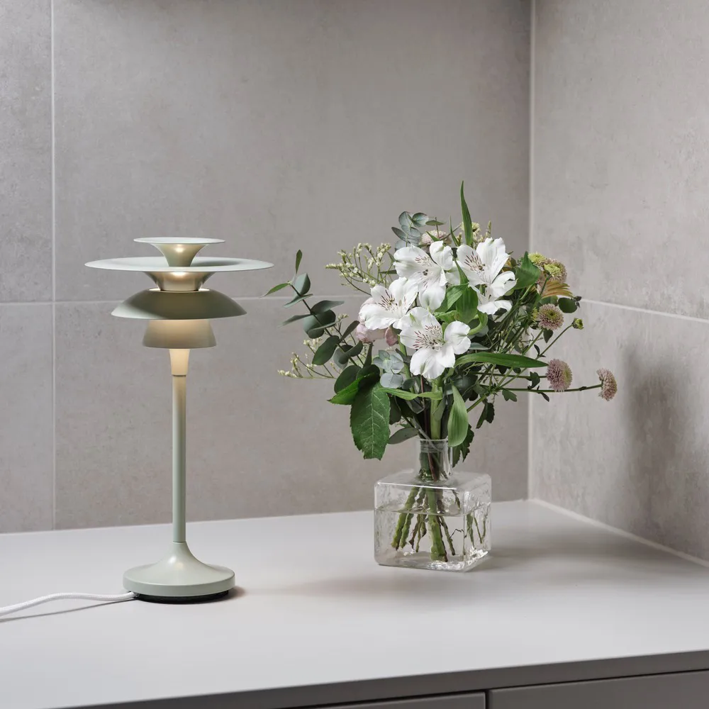 피카소 테이블 조명 스몰 34.8 cm, Soft salvia Belid | 벨리드