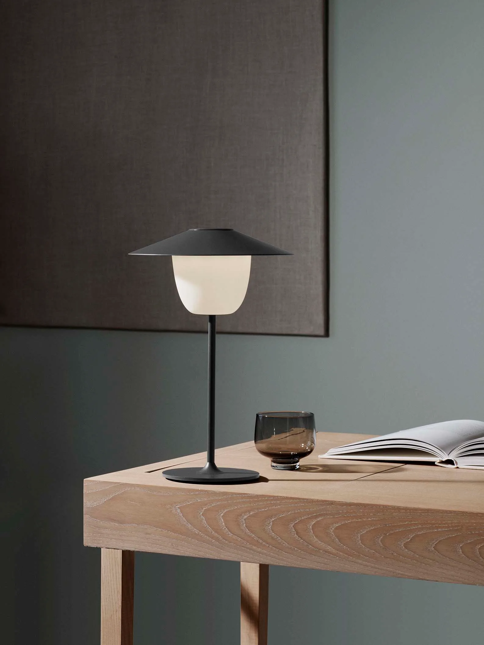 Ani LED 무선 테이블 조명 33 cm, warm gray (dark grey) blomus | 블로무스