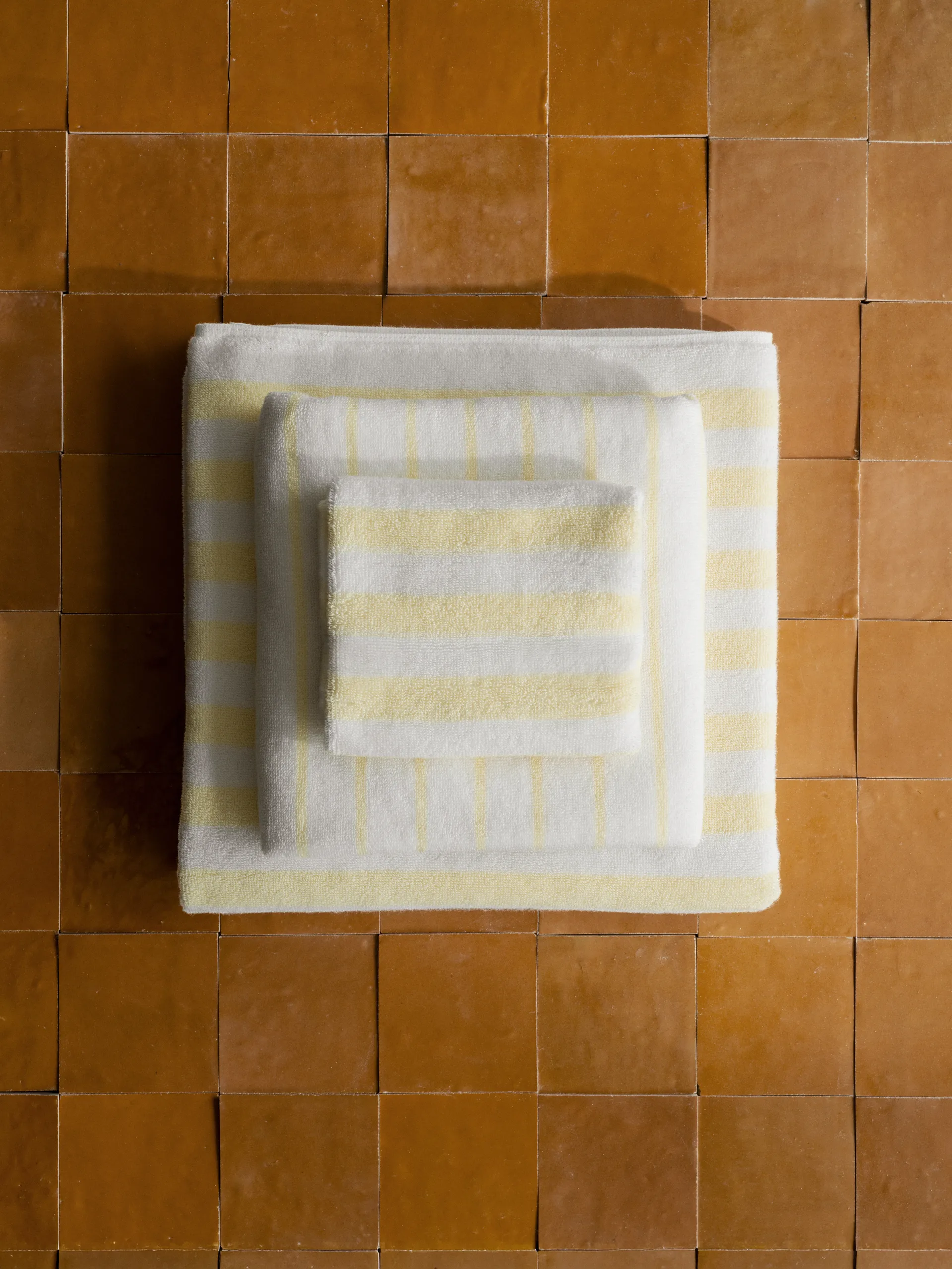 아르토 타월, White-transparent yellow, 70x140 cm blomus | 블로무스